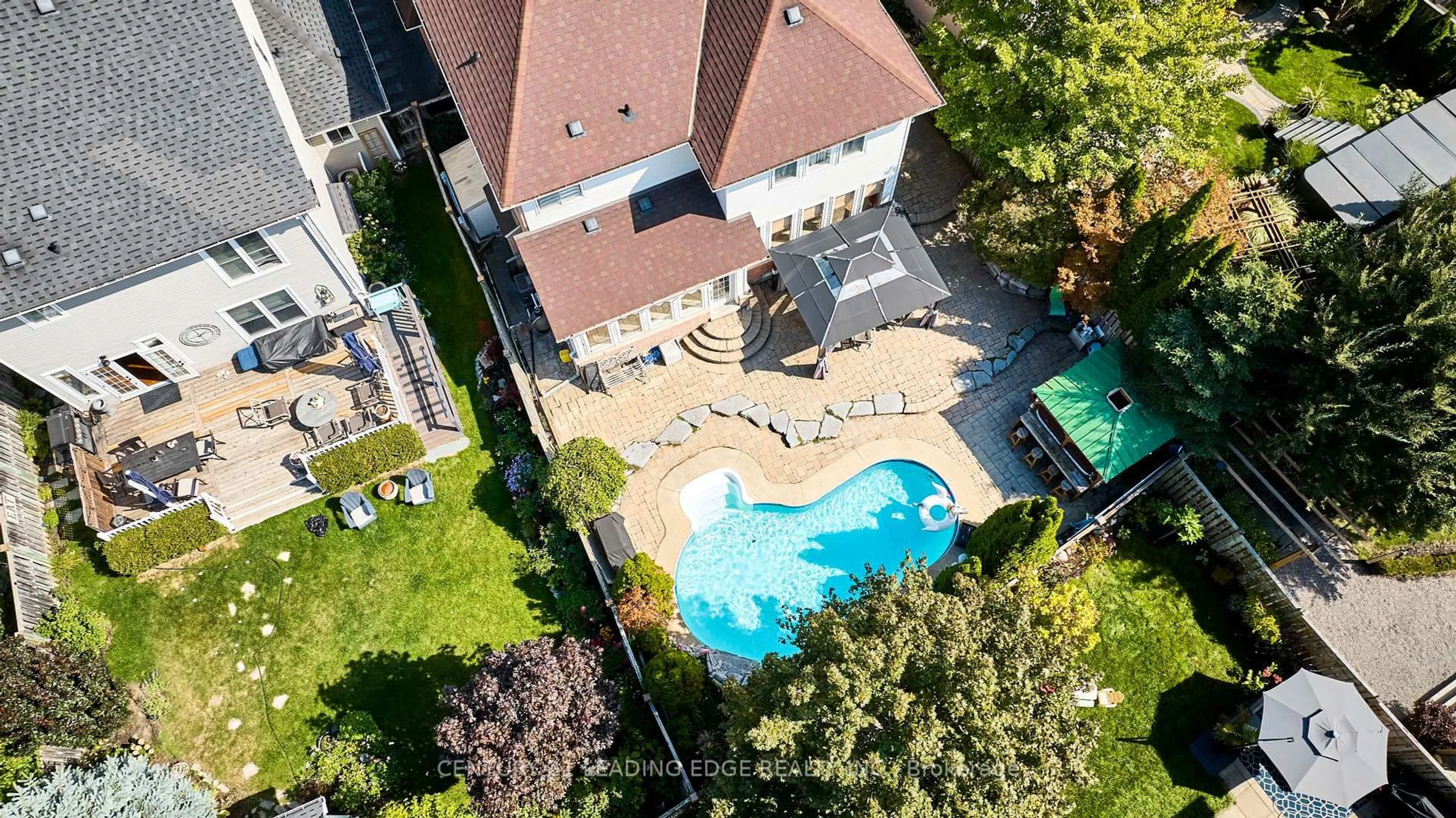A pic from outside/outdoor area/front of a property/back of a property/a pic from drone, unknown for 74 Darius Harns Dr, Whitby Ontario L1M 2G7