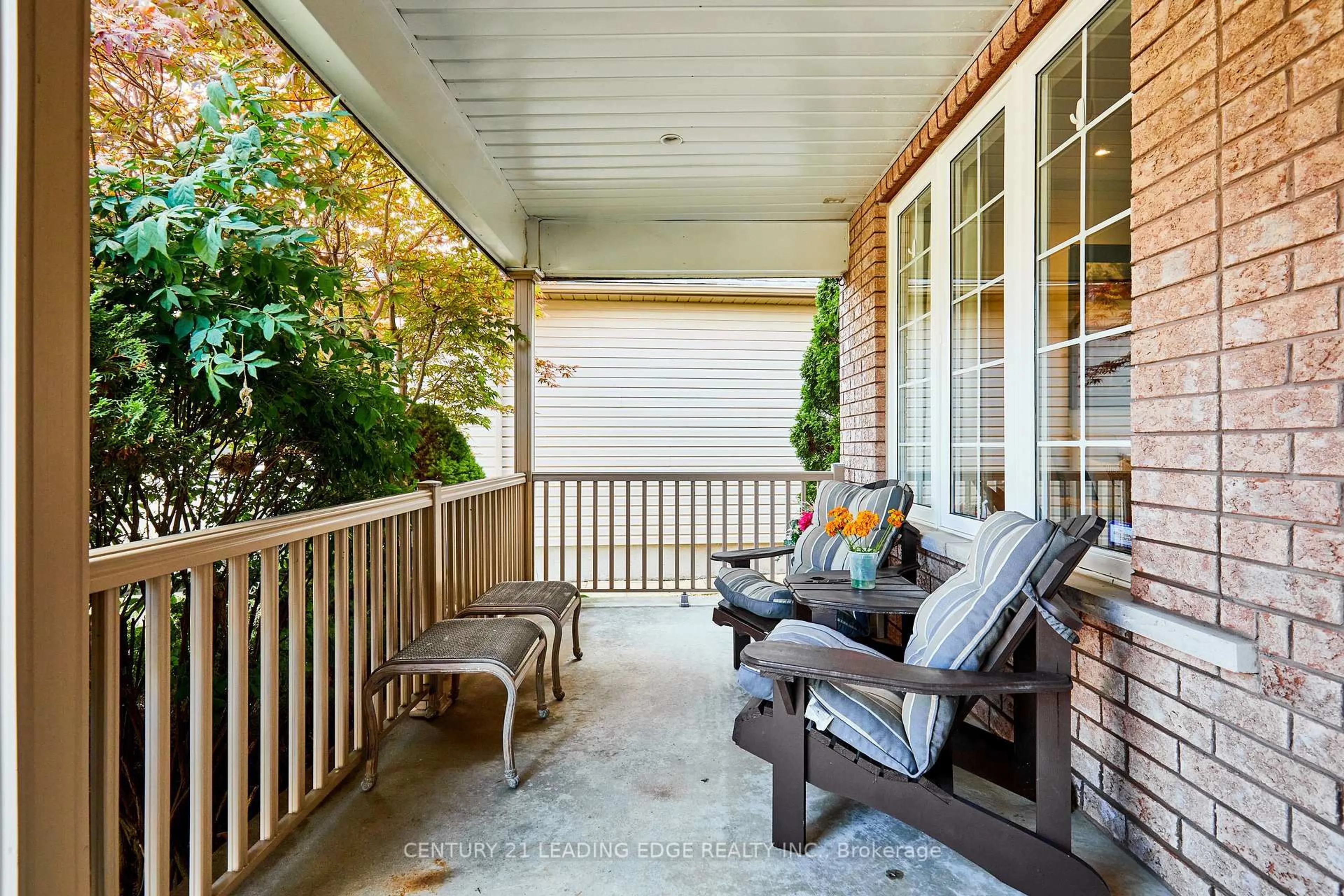 Patio, street for 74 Darius Harns Dr, Whitby Ontario L1M 2G7