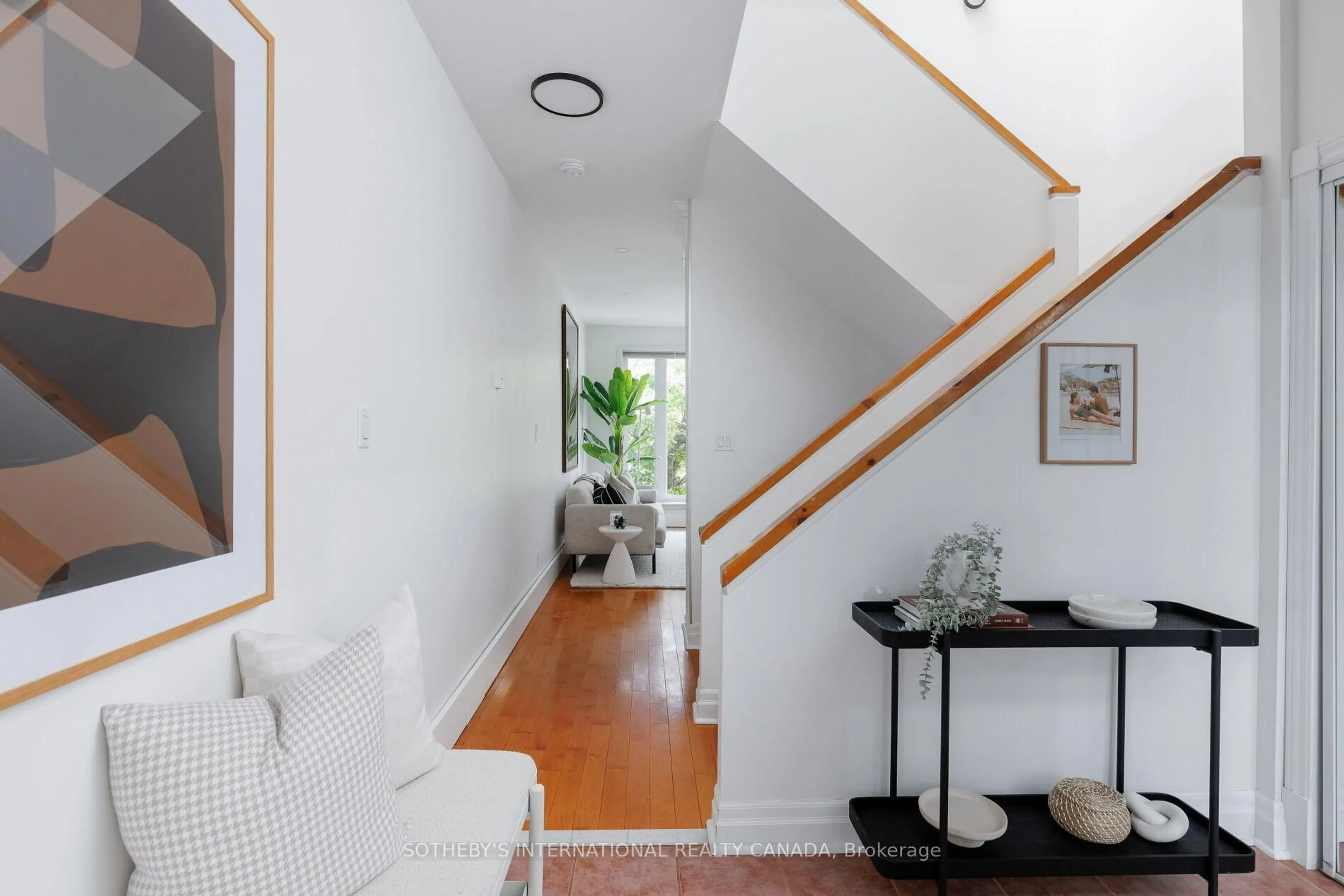 Indoor entryway for 234 Waverley Rd, Toronto Ontario M4L 3T3