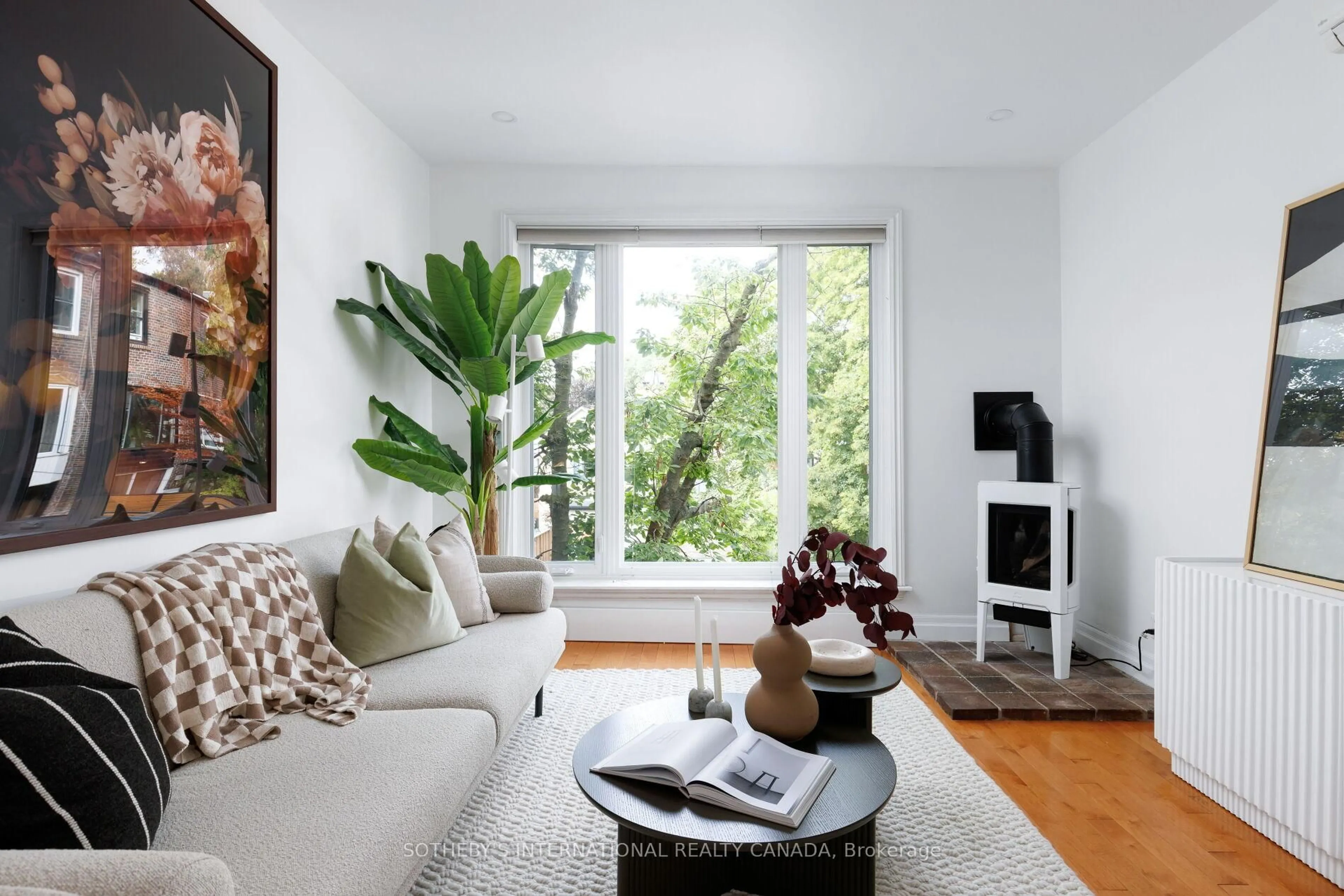 Living room with furniture, unknown for 234 Waverley Rd, Toronto Ontario M4L 3T3