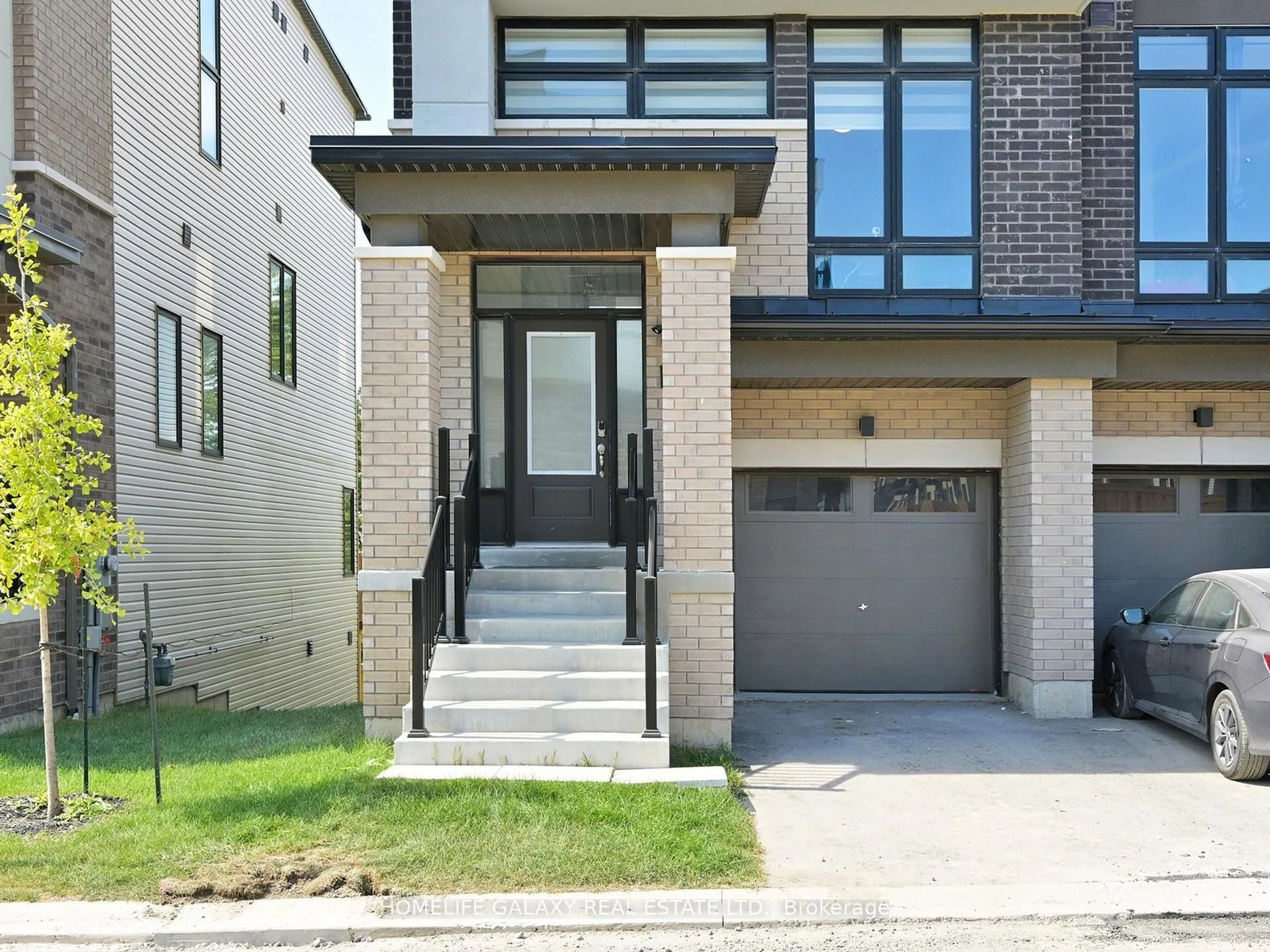 Home with brick exterior material, street for 733 Heathrow Path, Oshawa Ontario L1K 3G4