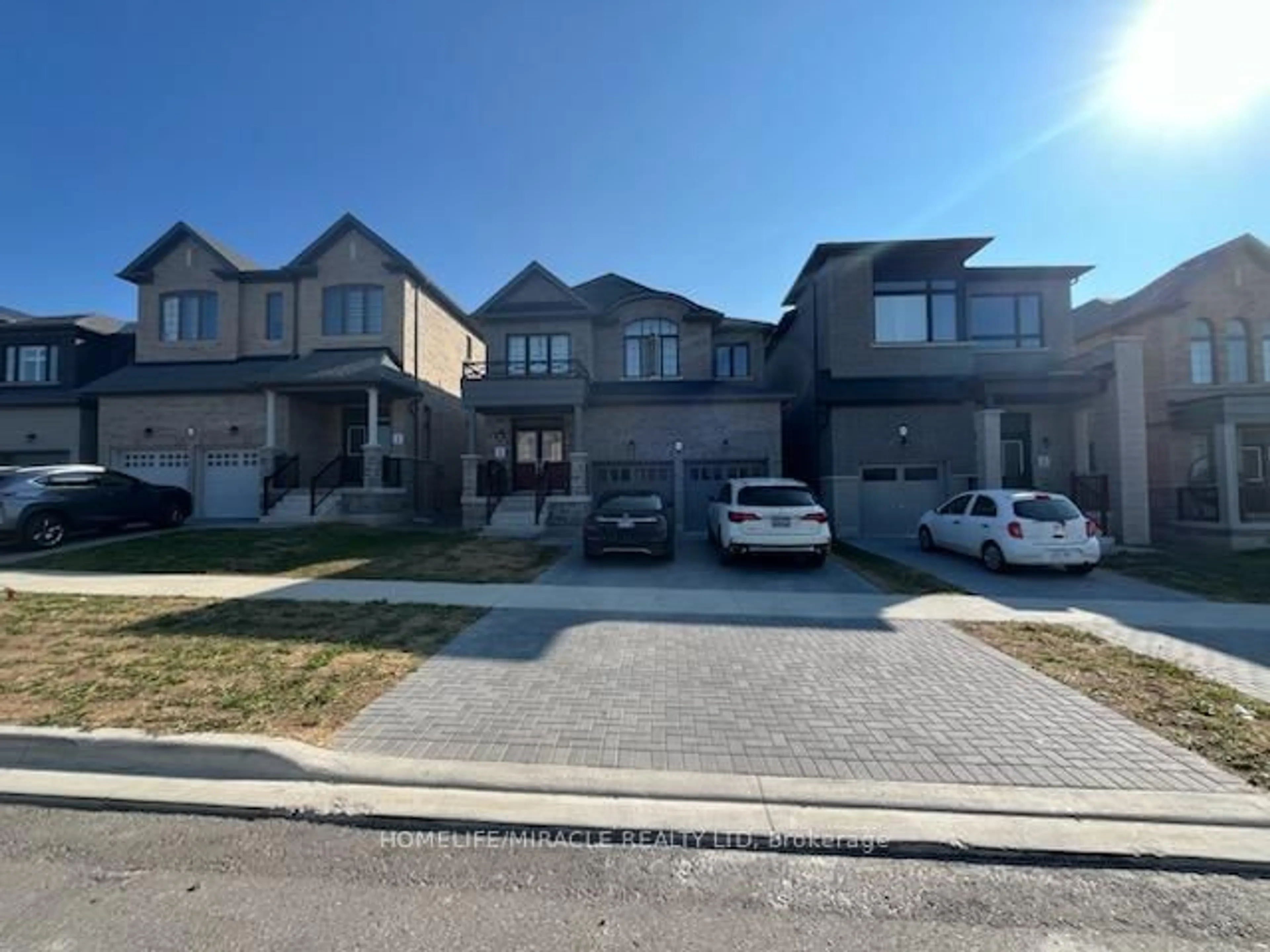 A pic from outside/outdoor area/front of a property/back of a property/a pic from drone, street for 2143 Hallandale St, Oshawa Ontario L1H 8L7