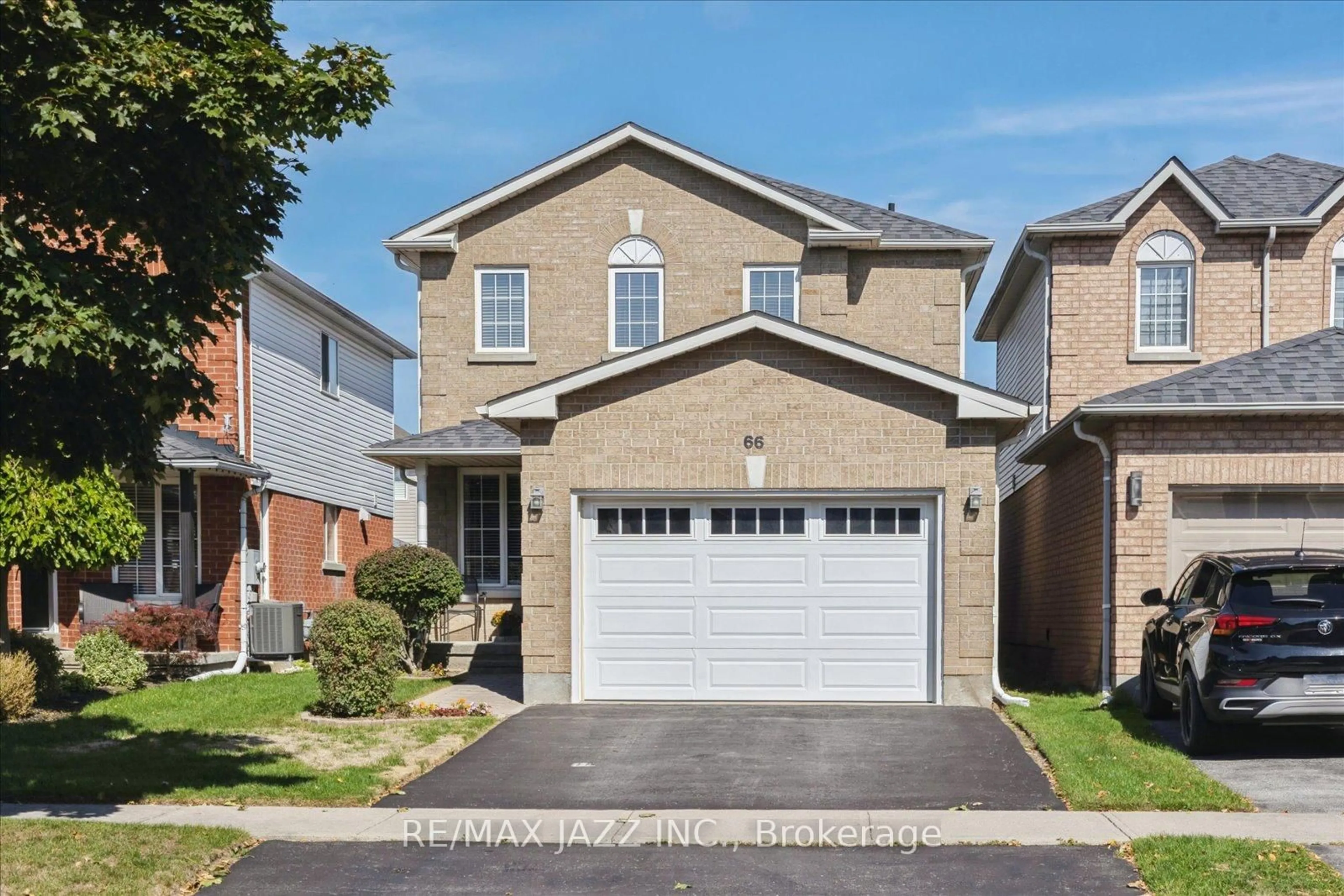 Home with brick exterior material, street for 66 Daiseyfield Ave, Clarington Ontario L1E 3B3