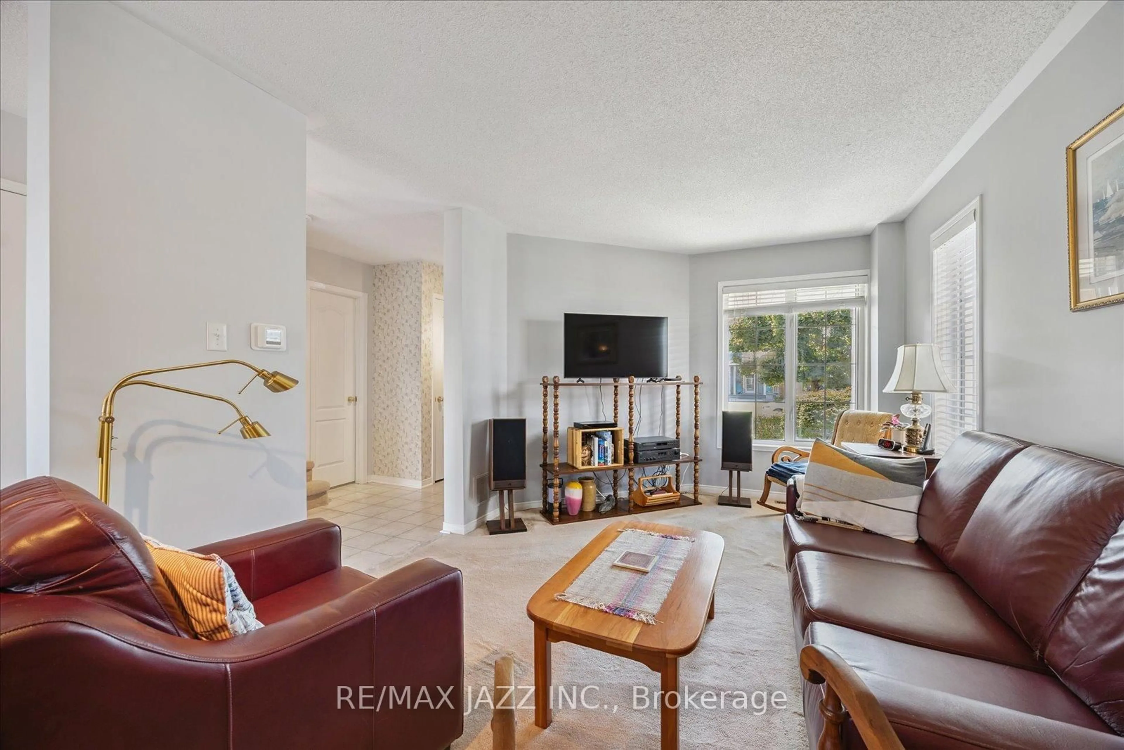 Living room with furniture, unknown for 66 Daiseyfield Ave, Clarington Ontario L1E 3B3