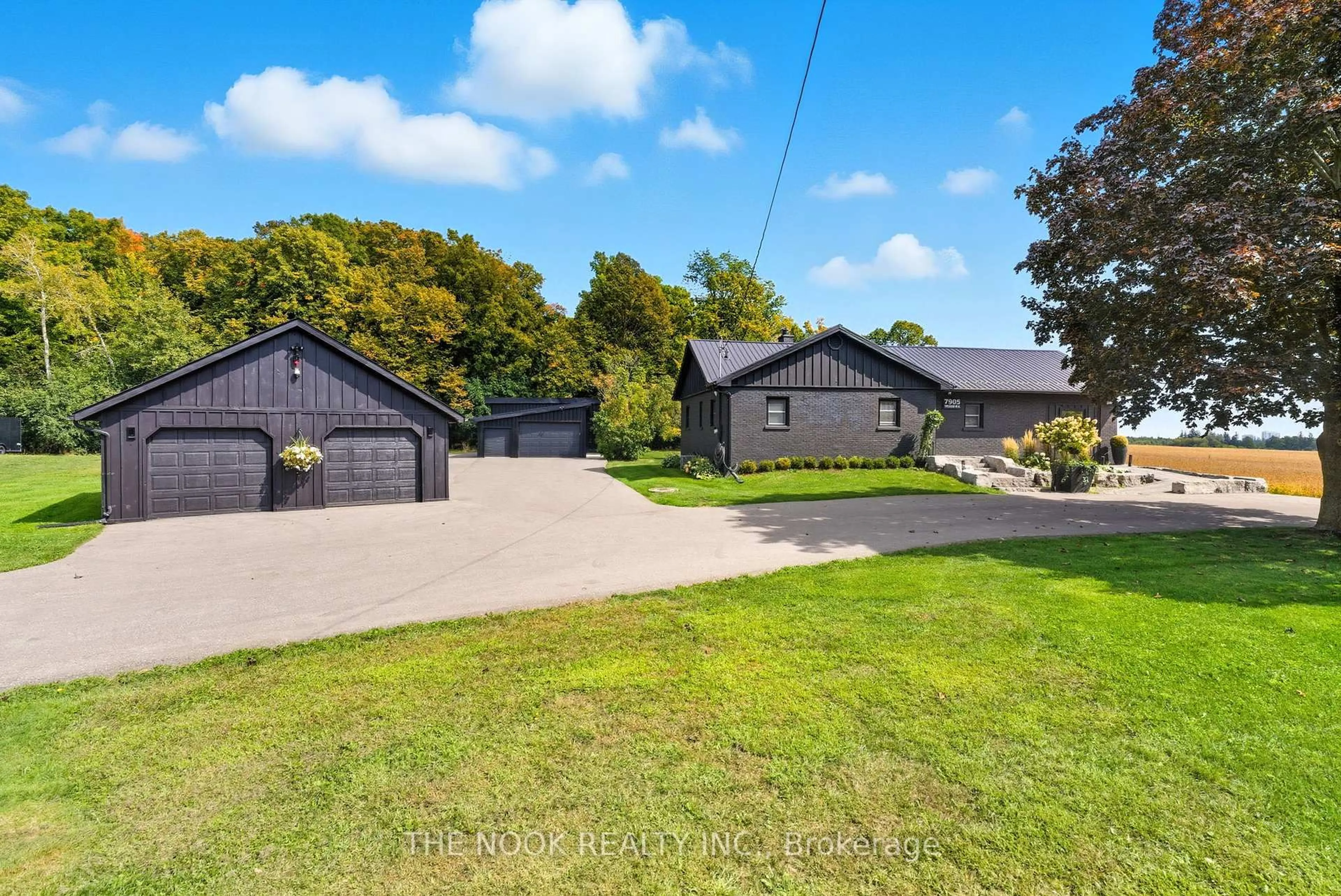 A pic from outside/outdoor area/front of a property/back of a property/a pic from drone, street for 7905 Thickson Rd, Whitby Ontario L1M 2A6