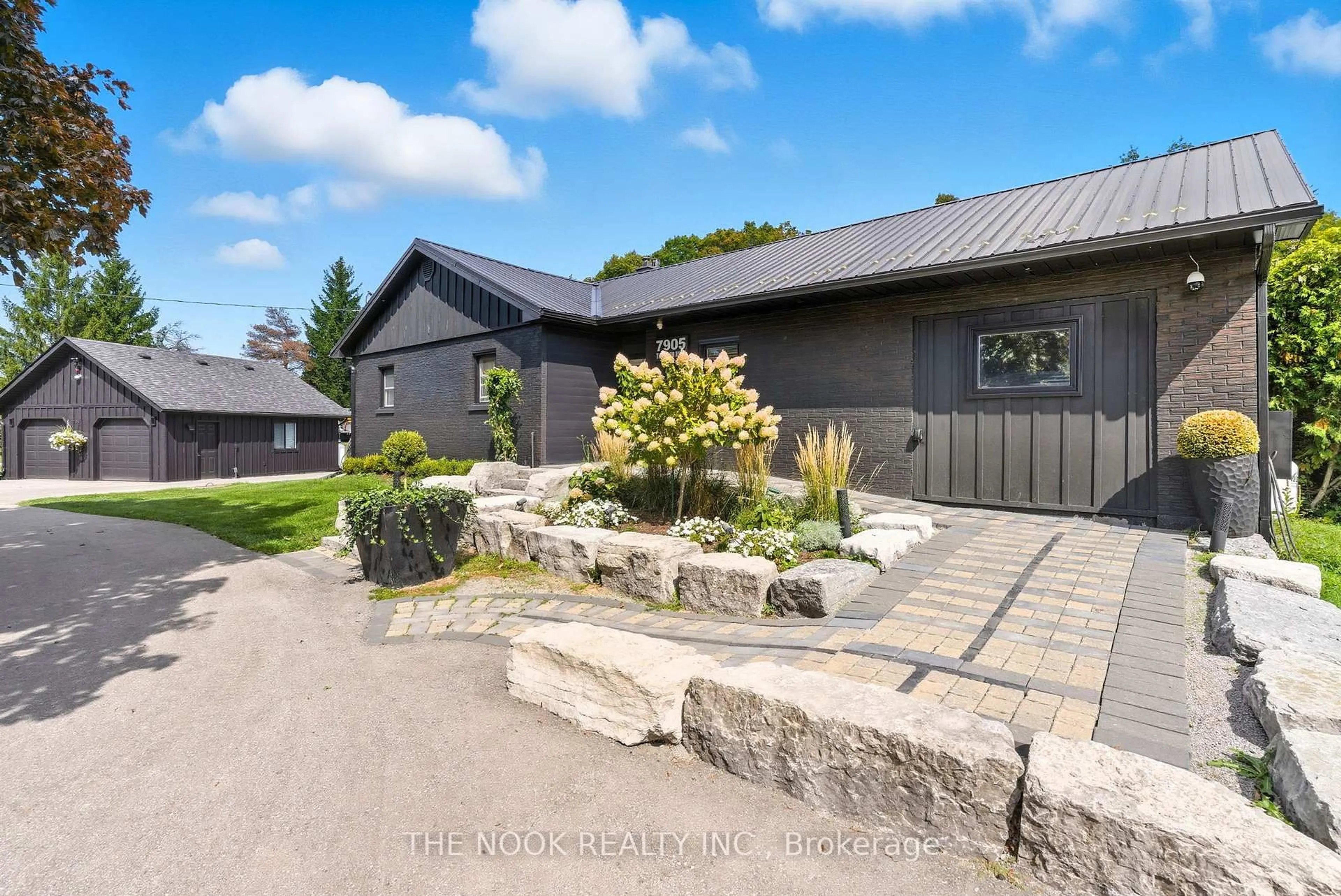Unknown for 7905 Thickson Rd, Whitby Ontario L1M 2A6