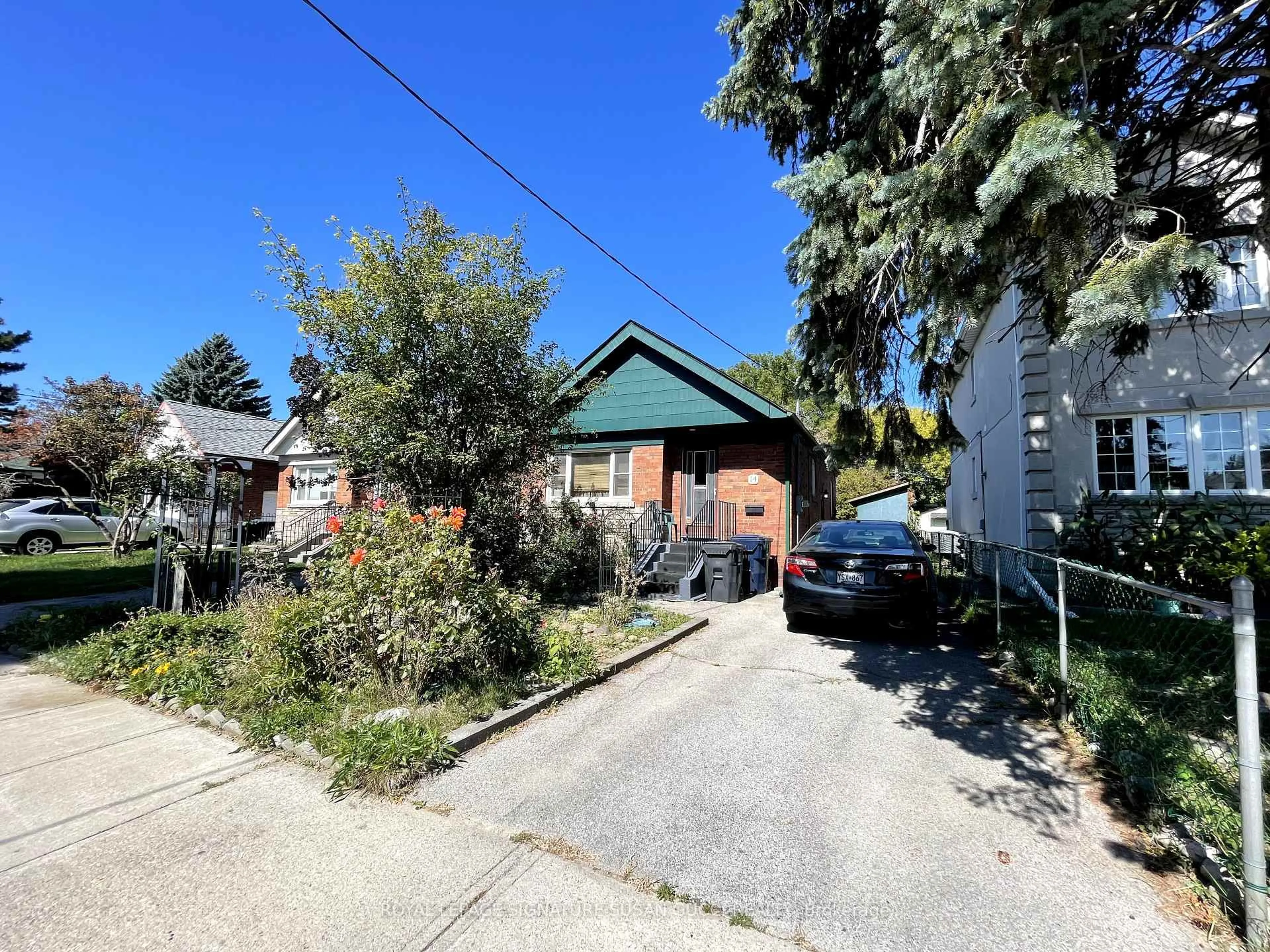 A pic from outside/outdoor area/front of a property/back of a property/a pic from drone, street for 14 Joanith Dr, Toronto Ontario M4B 1S7
