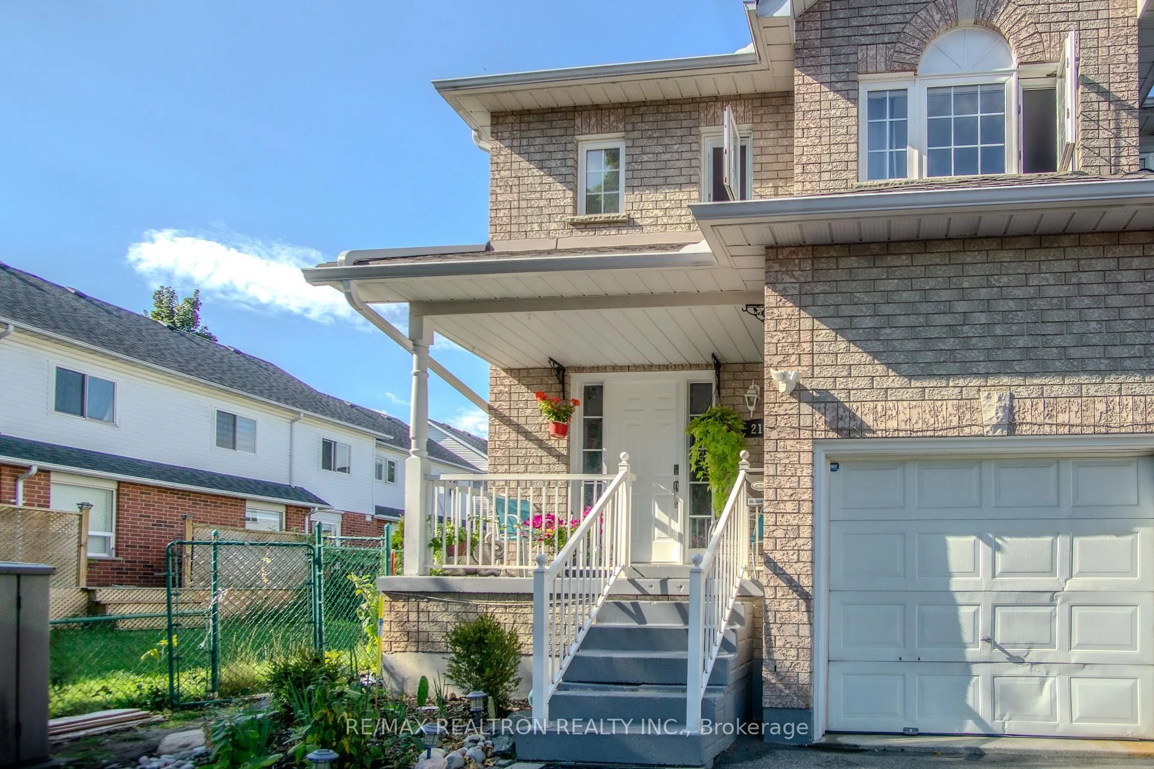 Unknown for 214 Graburn Ave Ave, Oshawa Ontario L1H 3B1