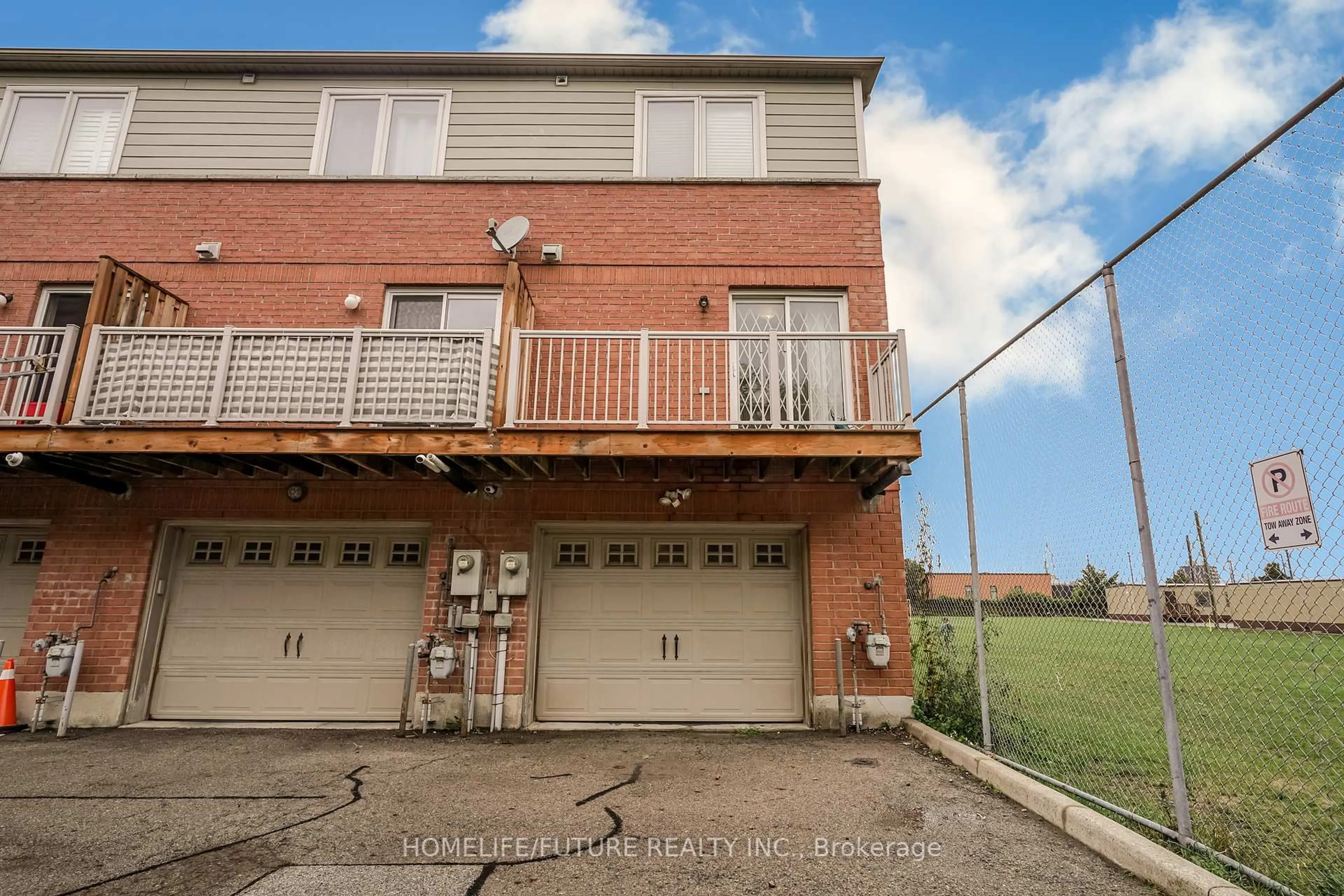 A pic from outside/outdoor area/front of a property/back of a property/a pic from drone, street for 15 Florist Lane, Toronto Ontario M1E 0A4