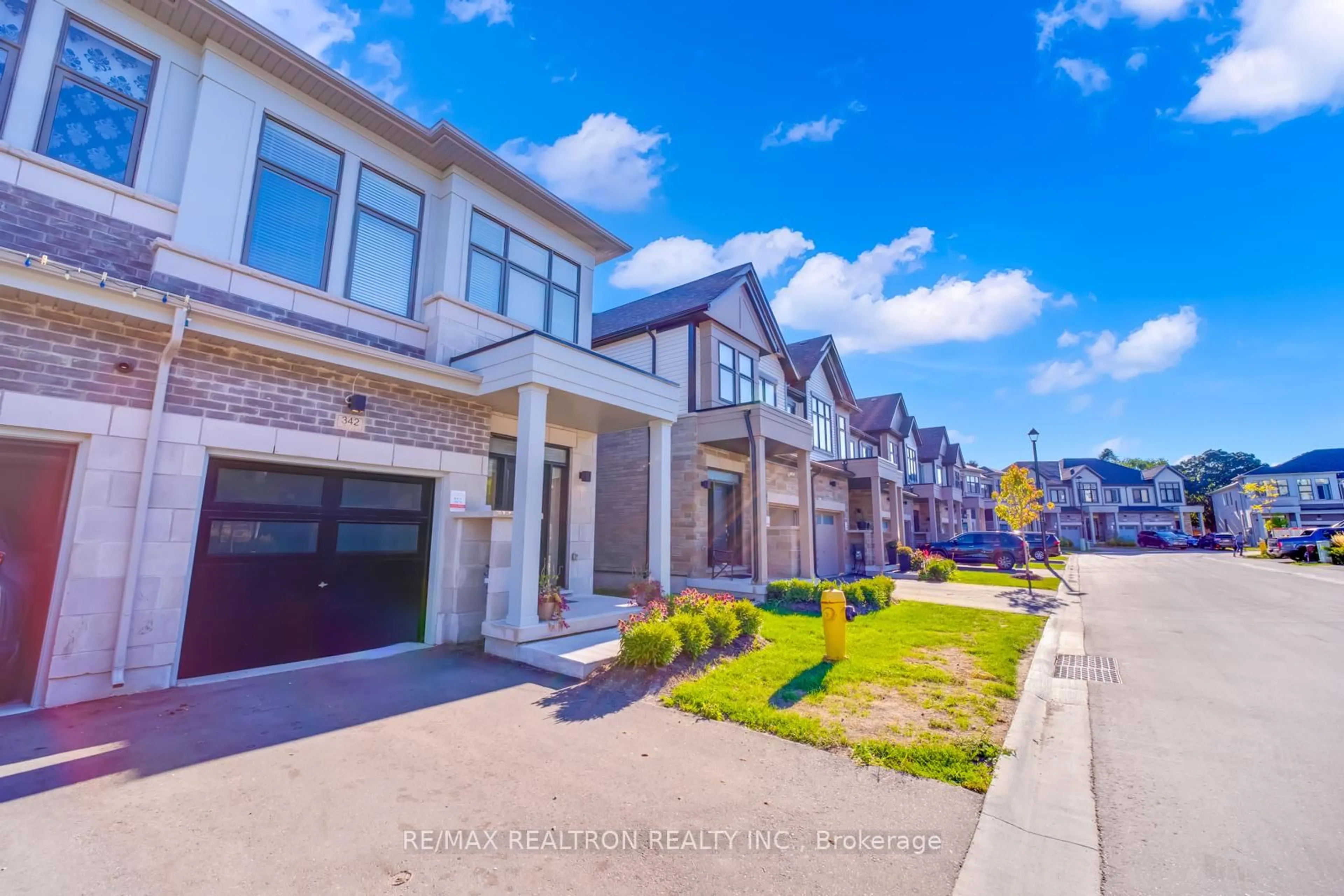 Unknown for 342 Okanagan Path, Oshawa Ontario L1H 0A7