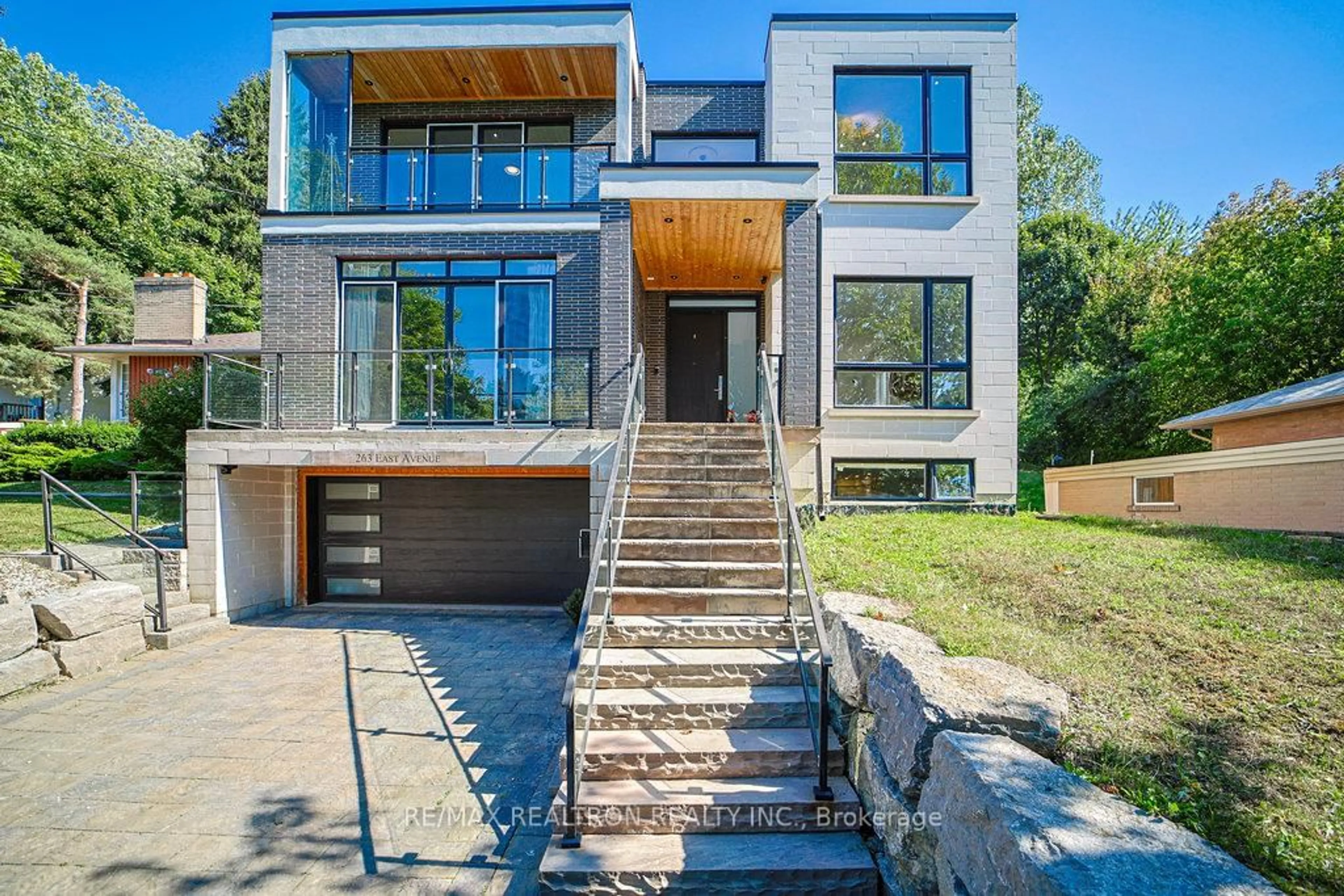 Home with brick exterior material, unknown for 263 East Ave, Toronto Ontario M1C 2W2