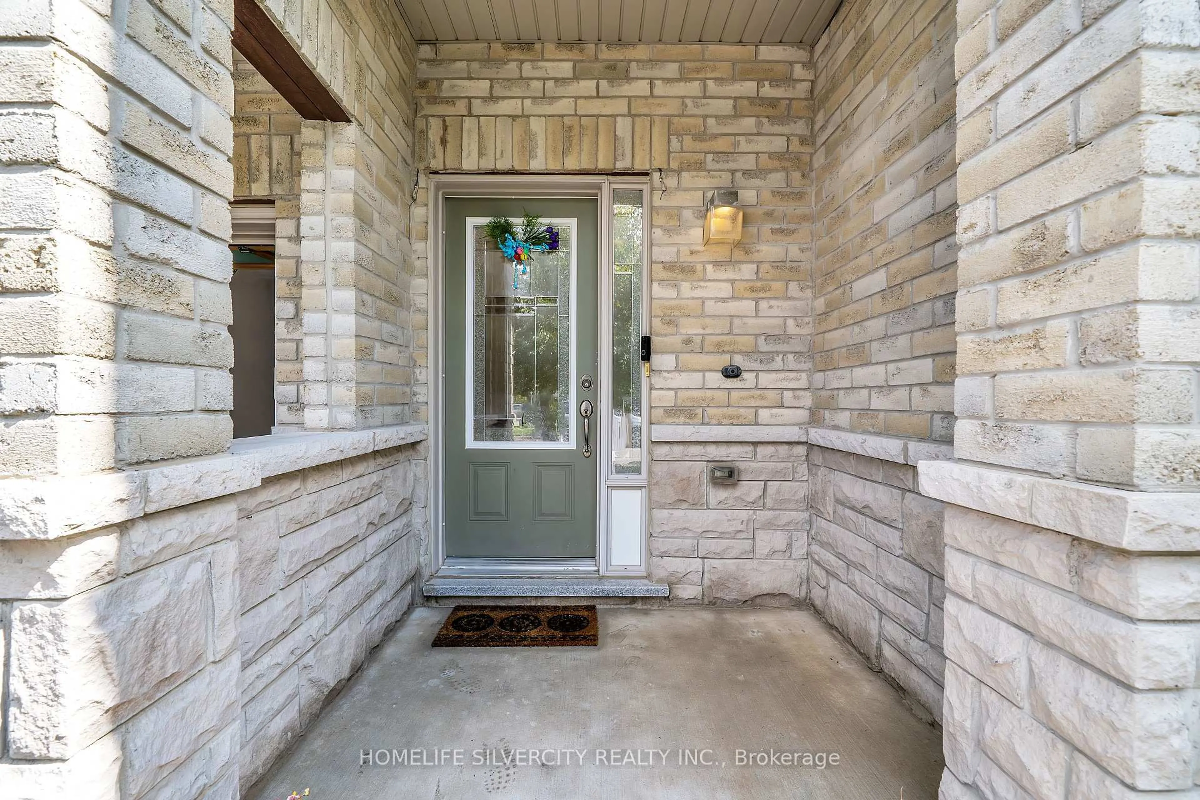 Indoor entryway for 13 Chaston Rd, Ajax Ontario L1Z 0M6
