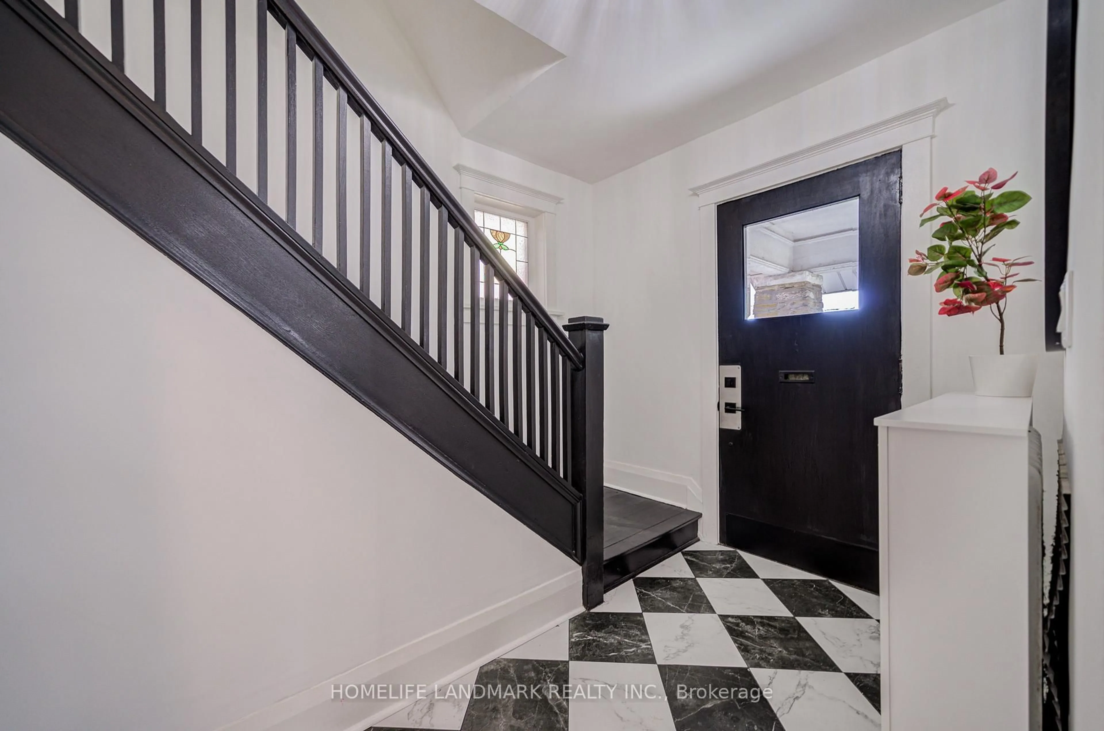 Unknown for 5 Beachview Cres, Toronto Ontario M4E 2L4