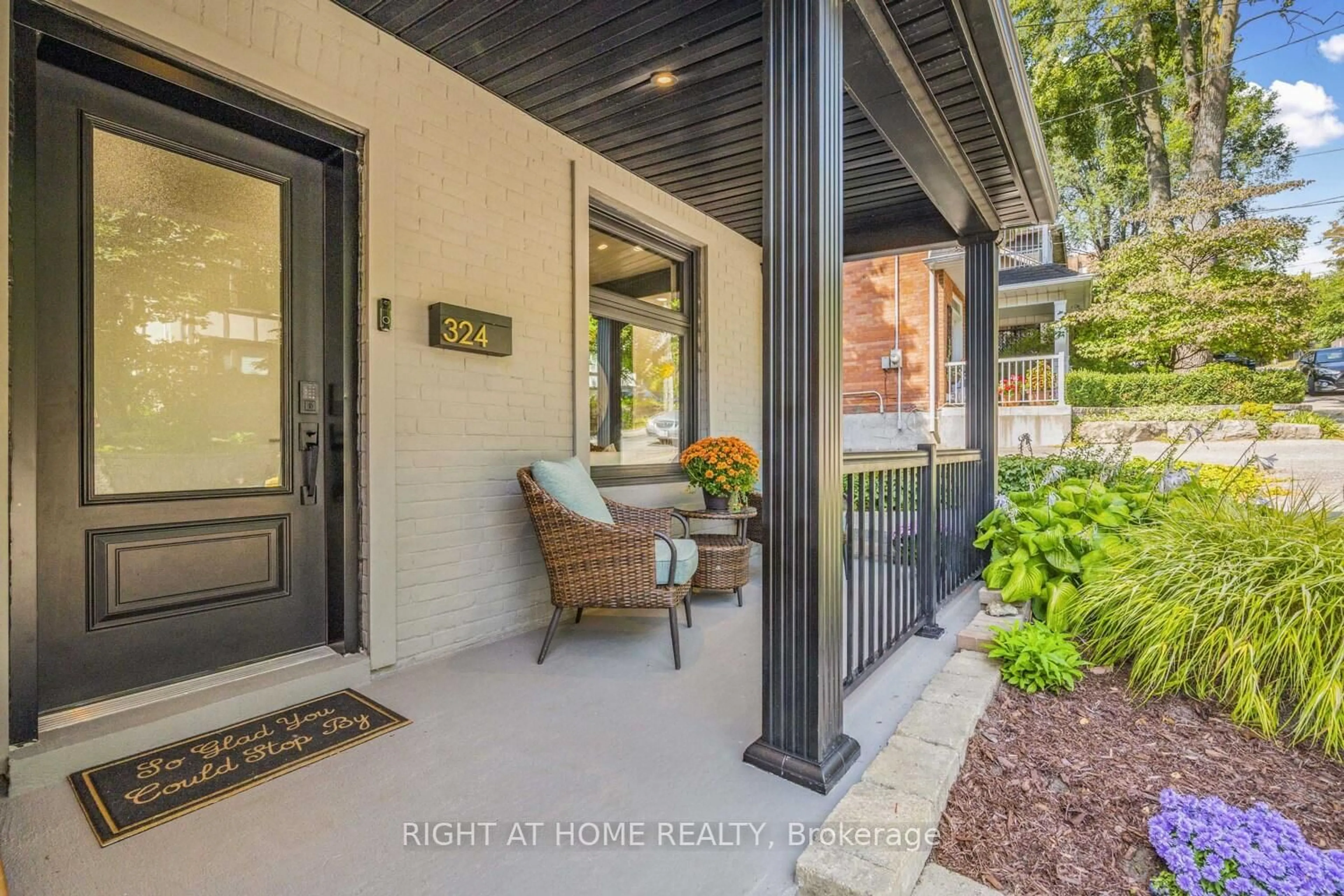 Indoor entryway for 324 Lee Ave, Toronto Ontario M4E 2P8