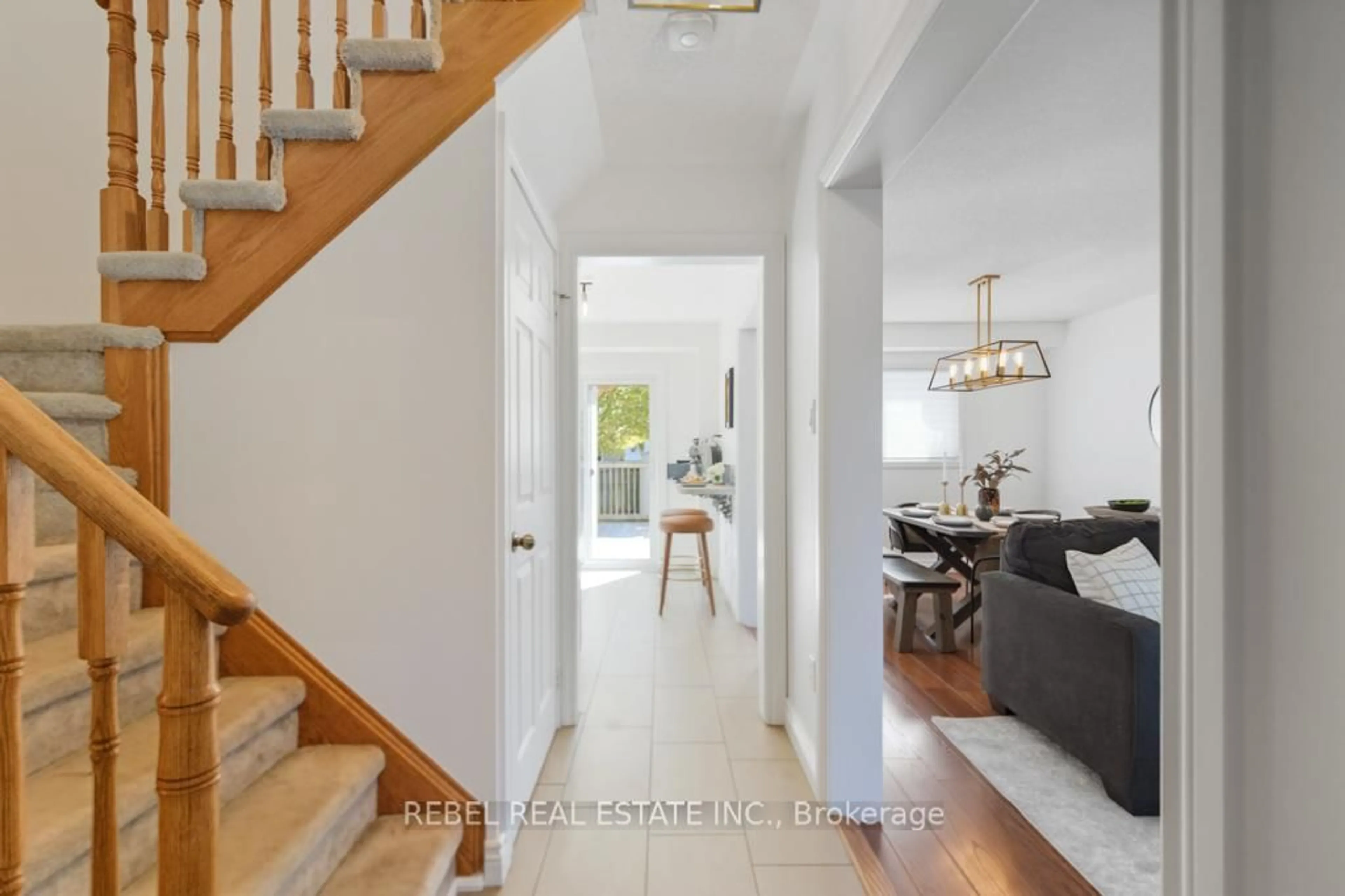 Indoor entryway for 15 John Walter Cres, Clarington Ontario L1E 2W6