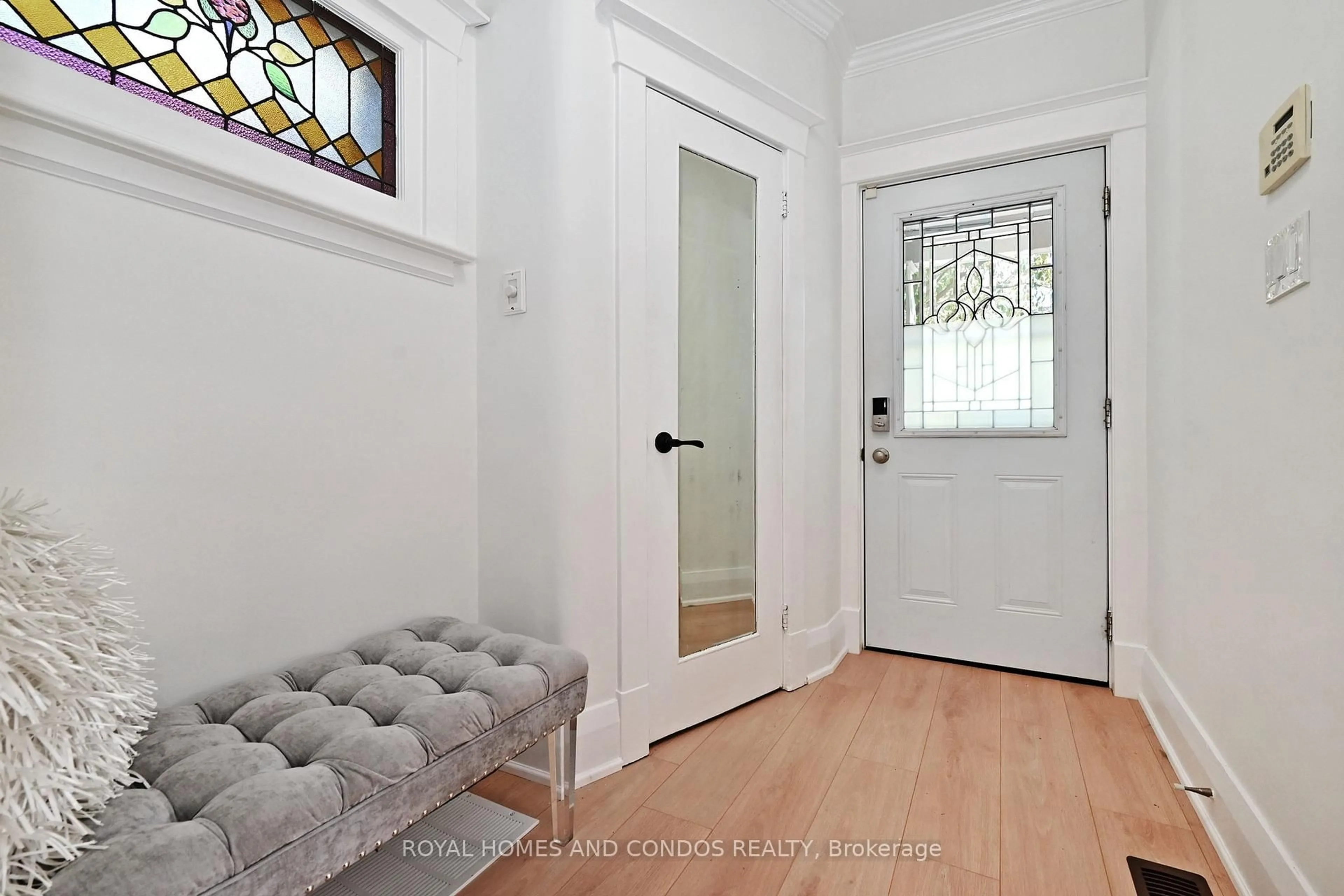 Indoor entryway for 38 Gates Ave, Toronto Ontario M4C 1S9