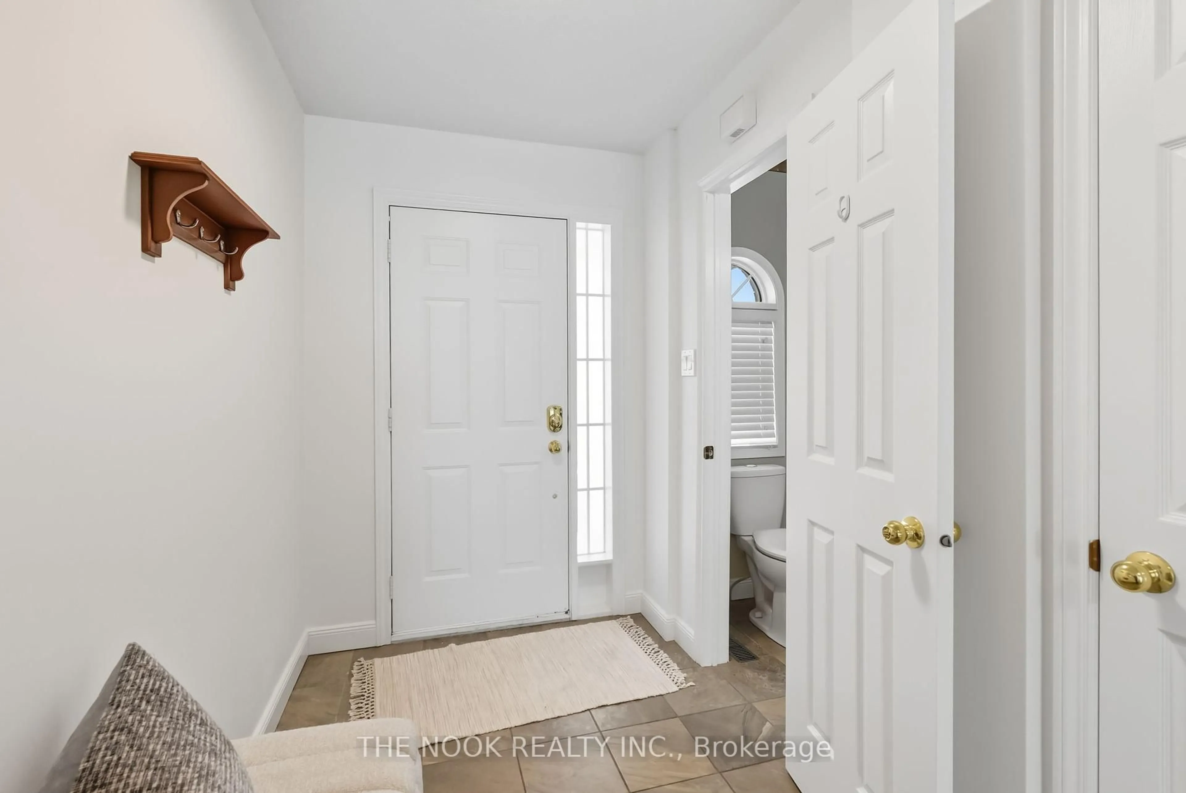 Indoor entryway for 16 Somerscales Dr, Clarington Ontario L1C 5B6