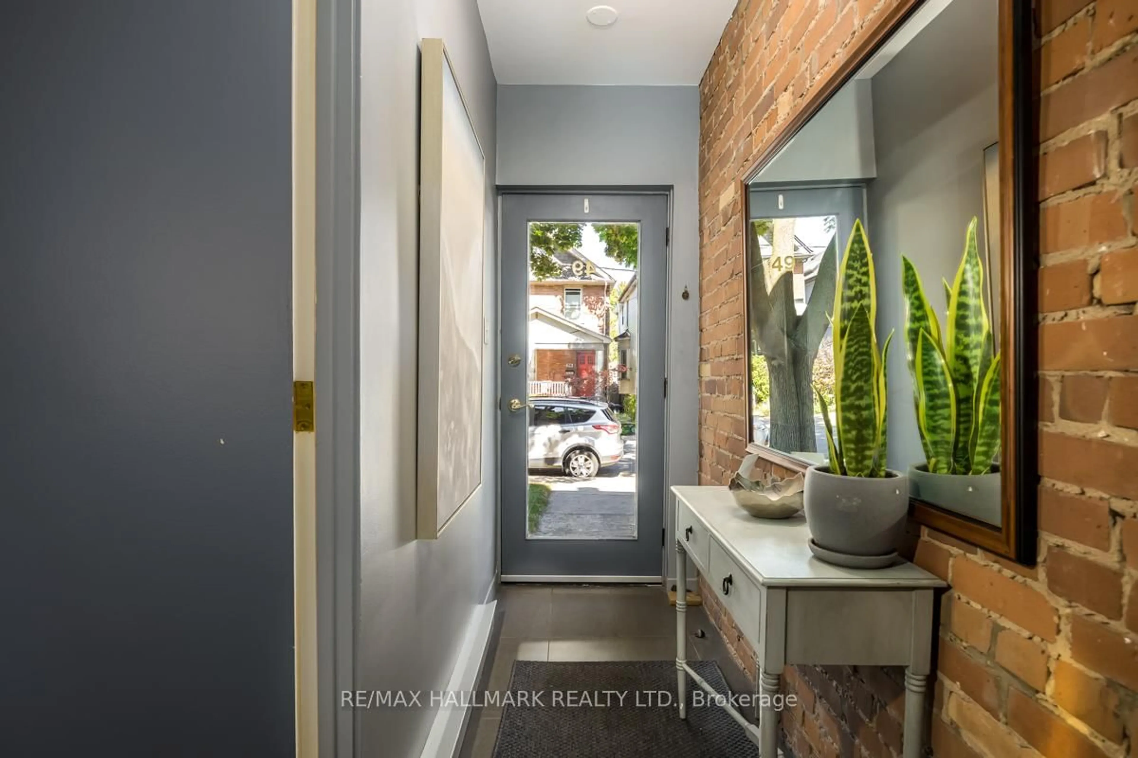 Indoor entryway for 49 Harcourt Ave, Toronto Ontario M4J 1J3
