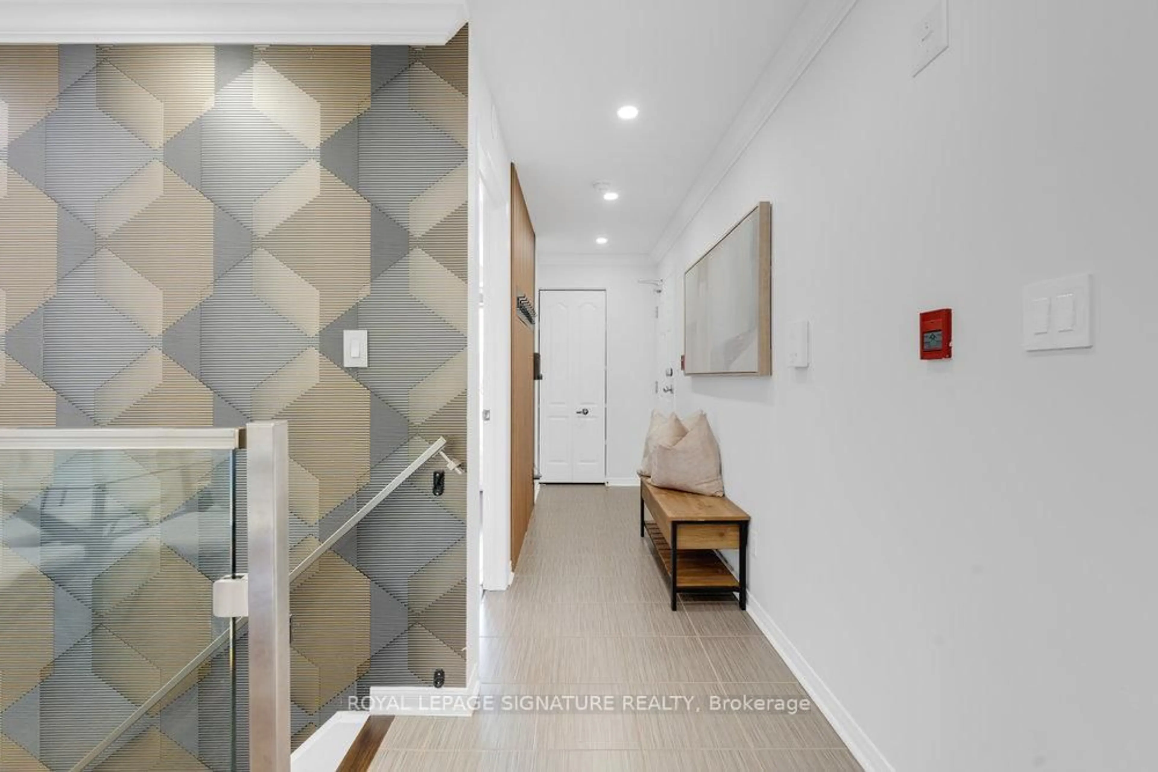Indoor entryway for 655C Warden Ave #67, Toronto Ontario M1L 0E8