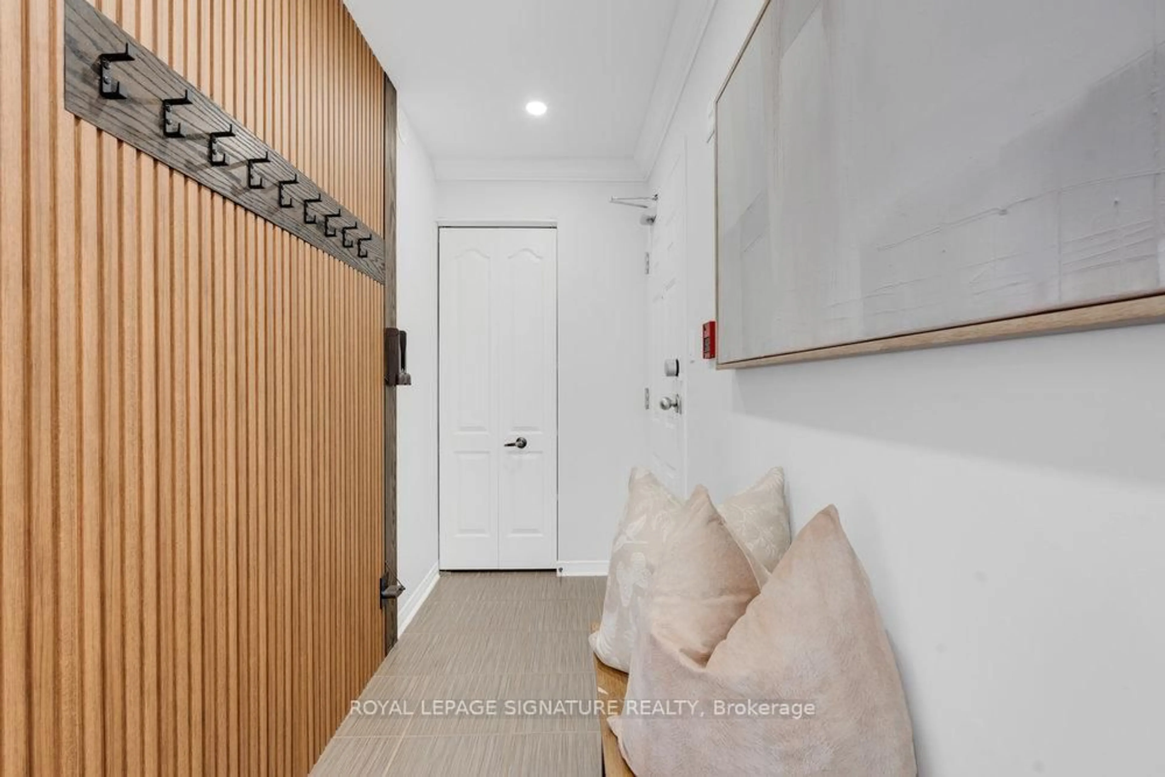 Indoor entryway for 655C Warden Ave #67, Toronto Ontario M1L 0E8