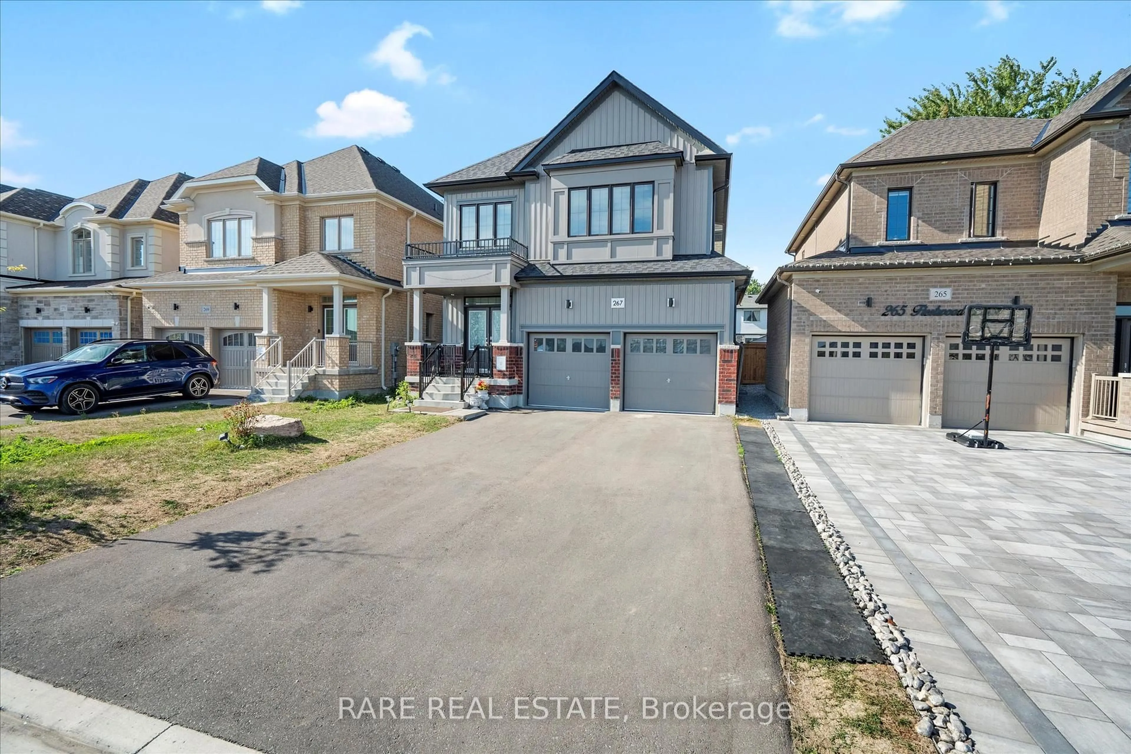 A pic from outside/outdoor area/front of a property/back of a property/a pic from drone, street for 267 Fleetwood Dr, Oshawa Ontario L1K 3E8