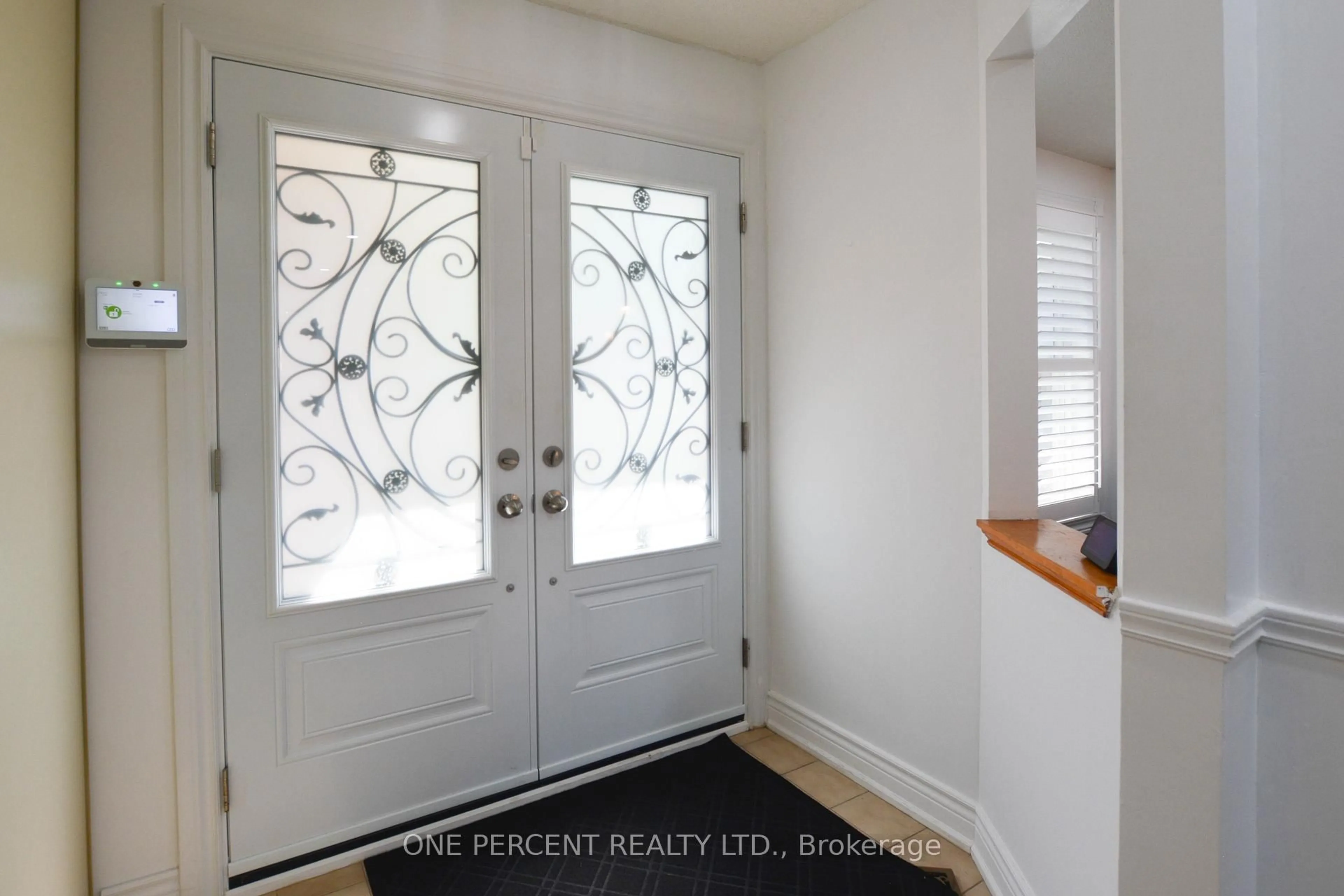 Indoor entryway for 1778 Silverthorn Sq, Pickering Ontario L1V 5C4