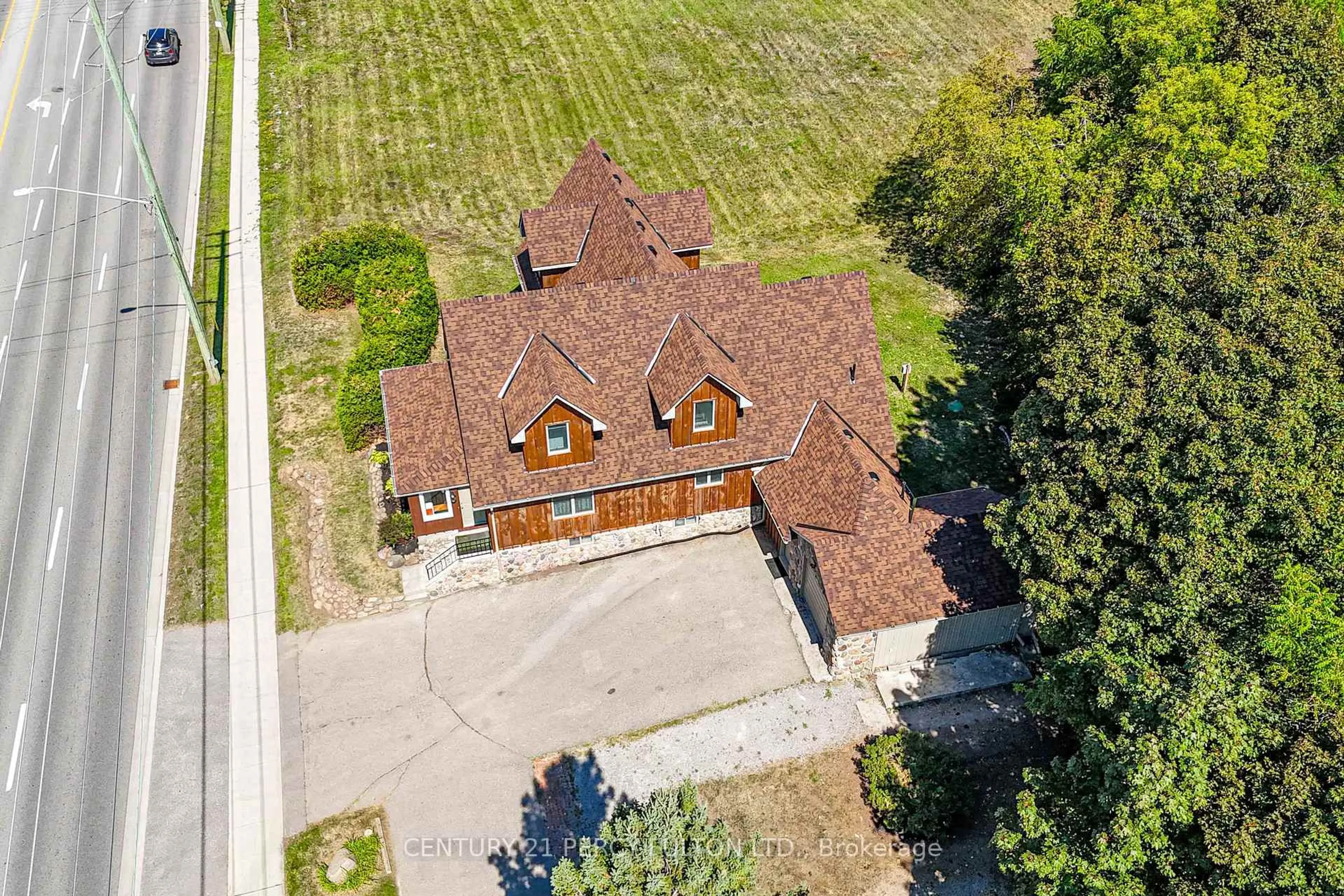 A pic from outside/outdoor area/front of a property/back of a property/a pic from drone, unknown for 925 Harmony Rd, Oshawa Ontario L1K 3E2