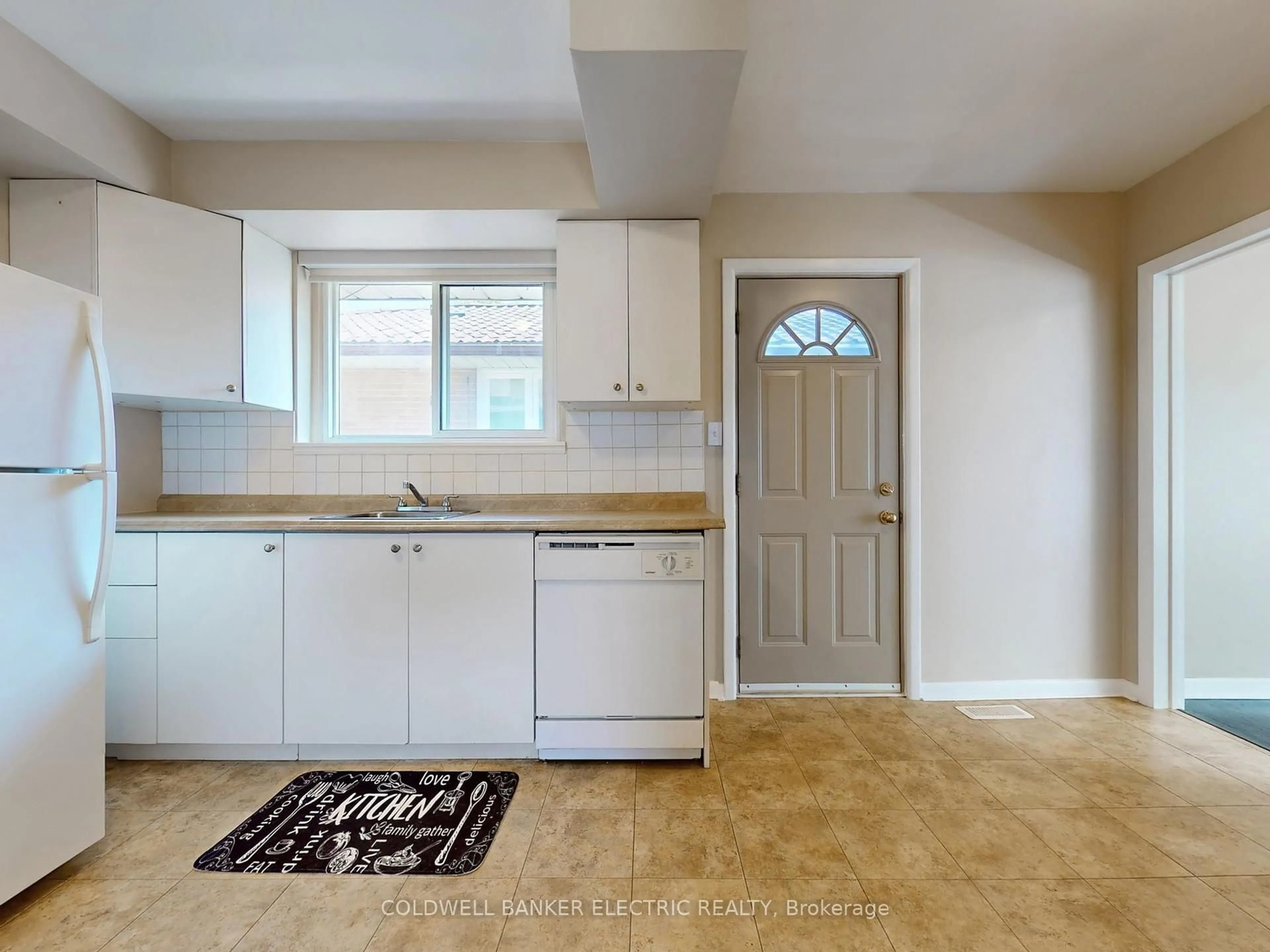 Standard kitchen, ceramic/tile floor for 10 Cunard St, Toronto Ontario M1J 2N1