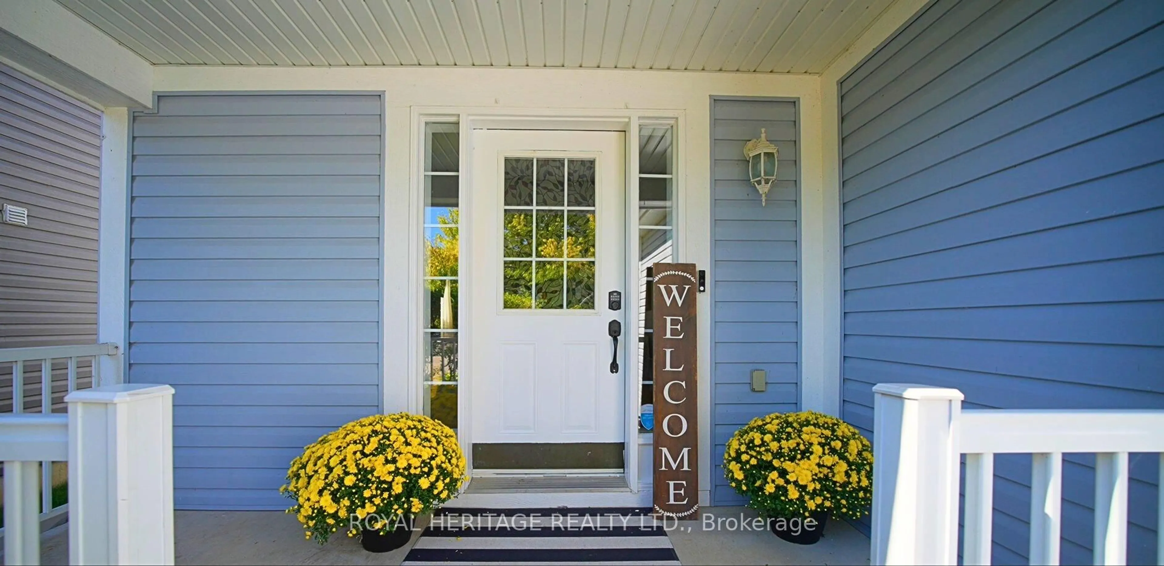 Indoor entryway for 74 Stillwell Lane, Clarington Ontario L1B 1R4