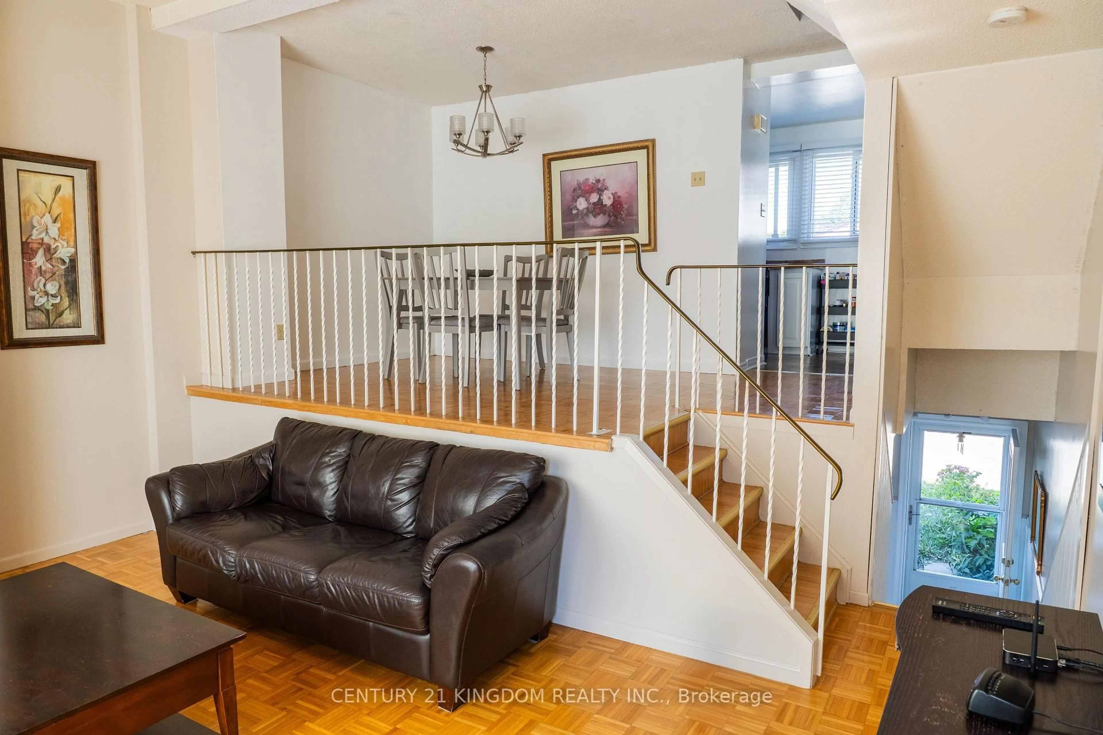 Indoor foyer for 30 Wingarden Crt #80, Toronto Ontario M1B 2K2