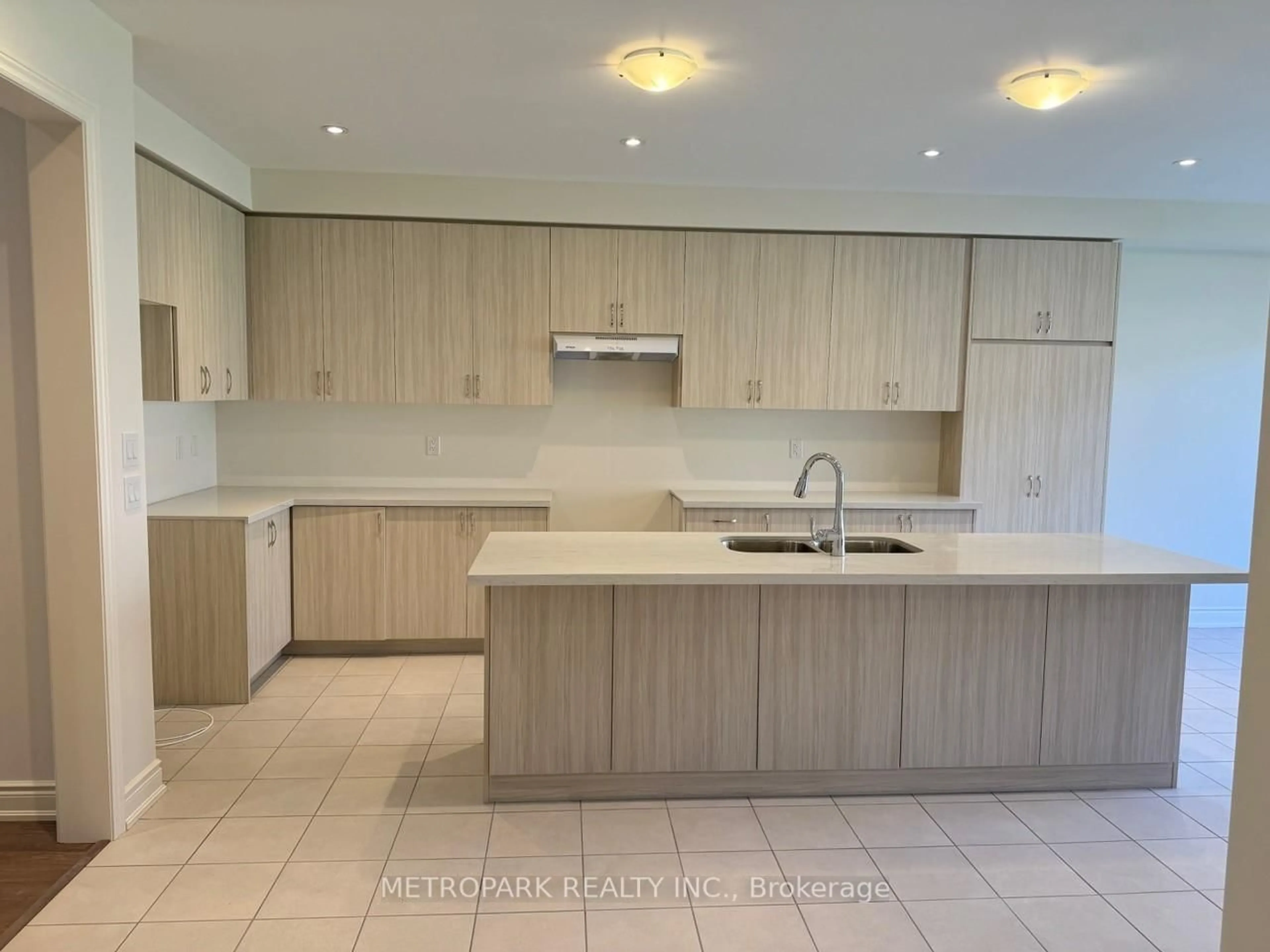 Open concept kitchen, unknown for 2201 Cayenne St, Oshawa Ontario L1H 0H4
