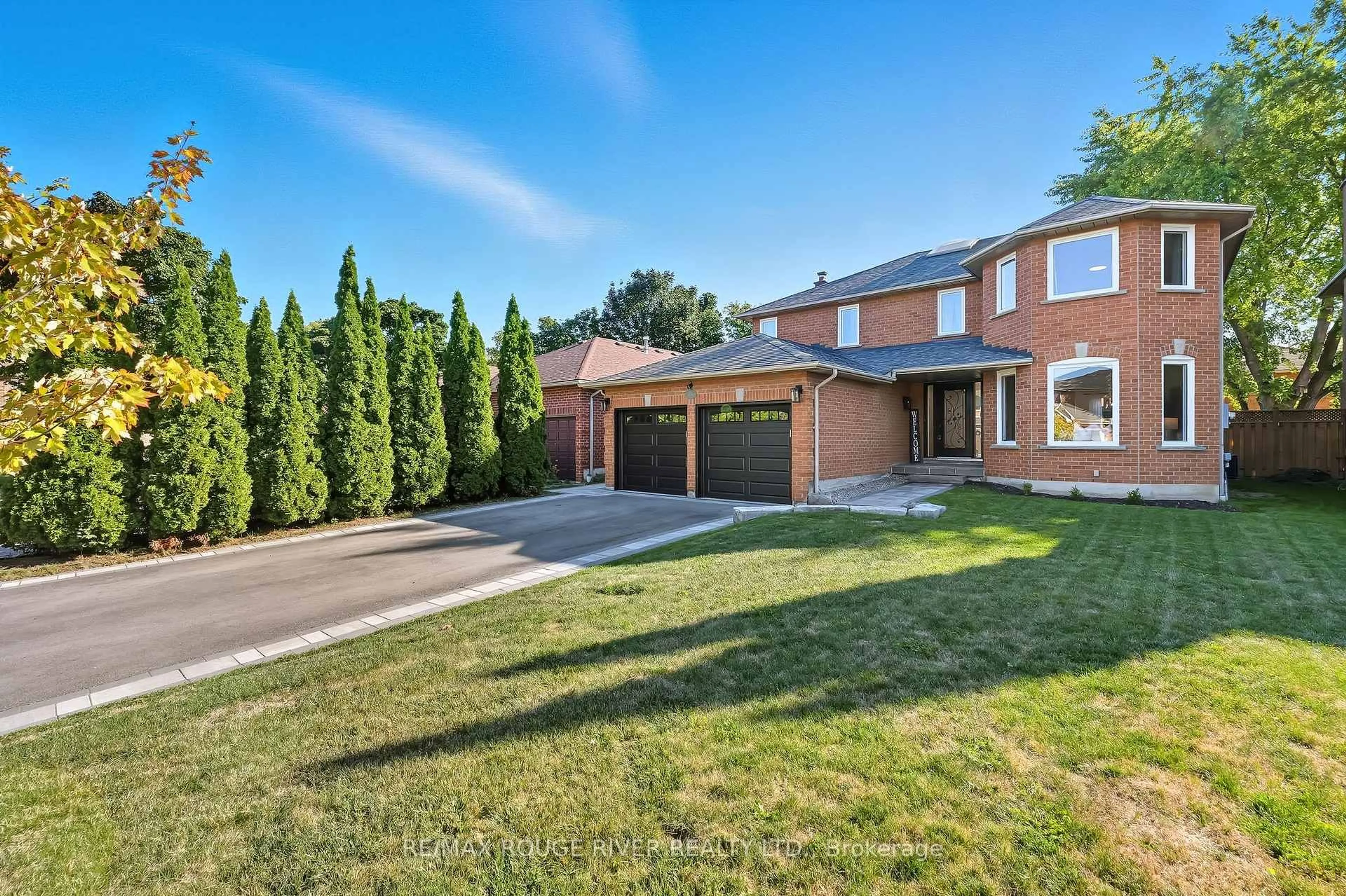 Home with brick exterior material, street for 28 Wyndfield Cres, Whitby Ontario L1N 8L3