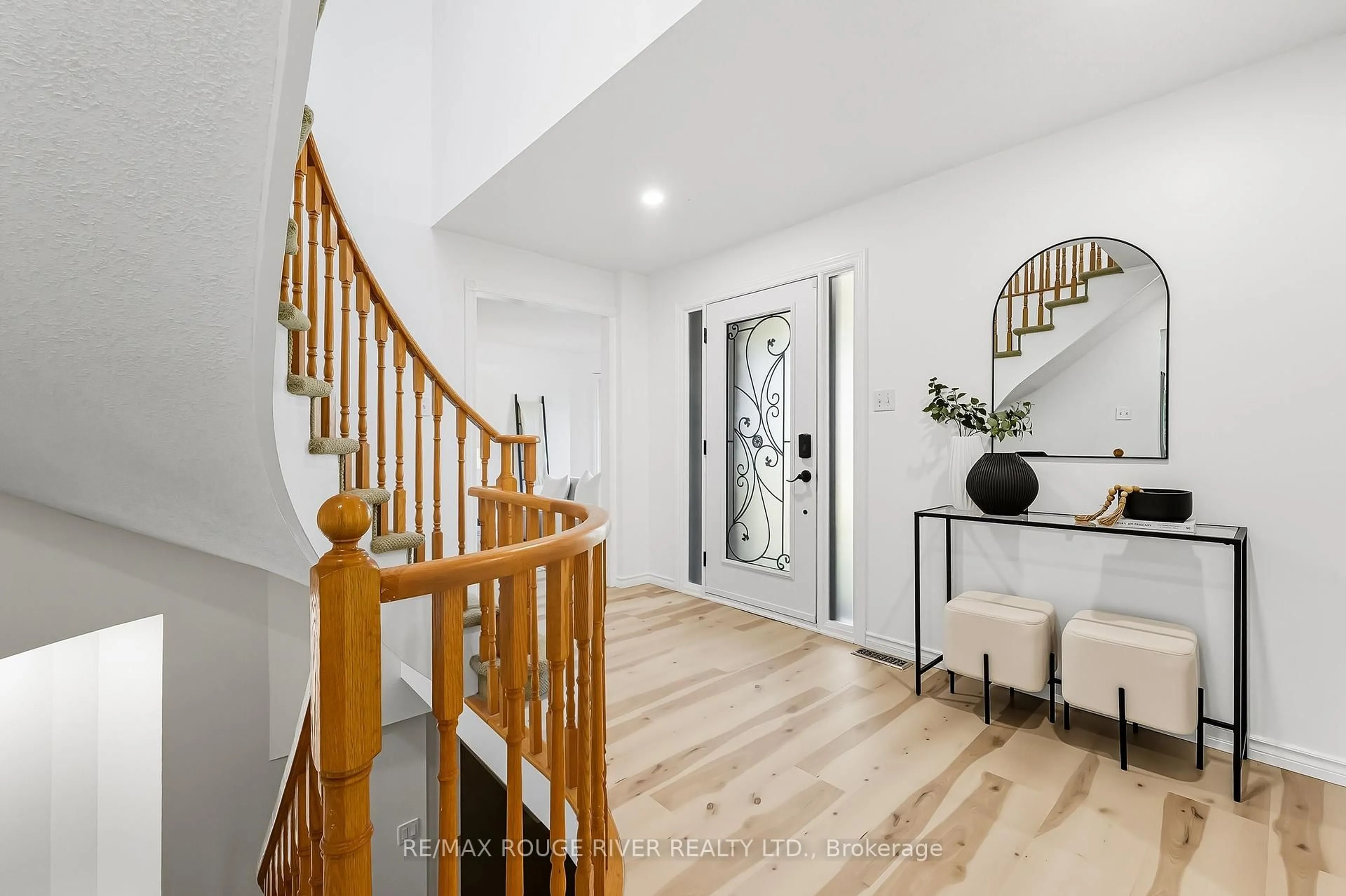 Indoor entryway for 28 Wyndfield Cres, Whitby Ontario L1N 8L3