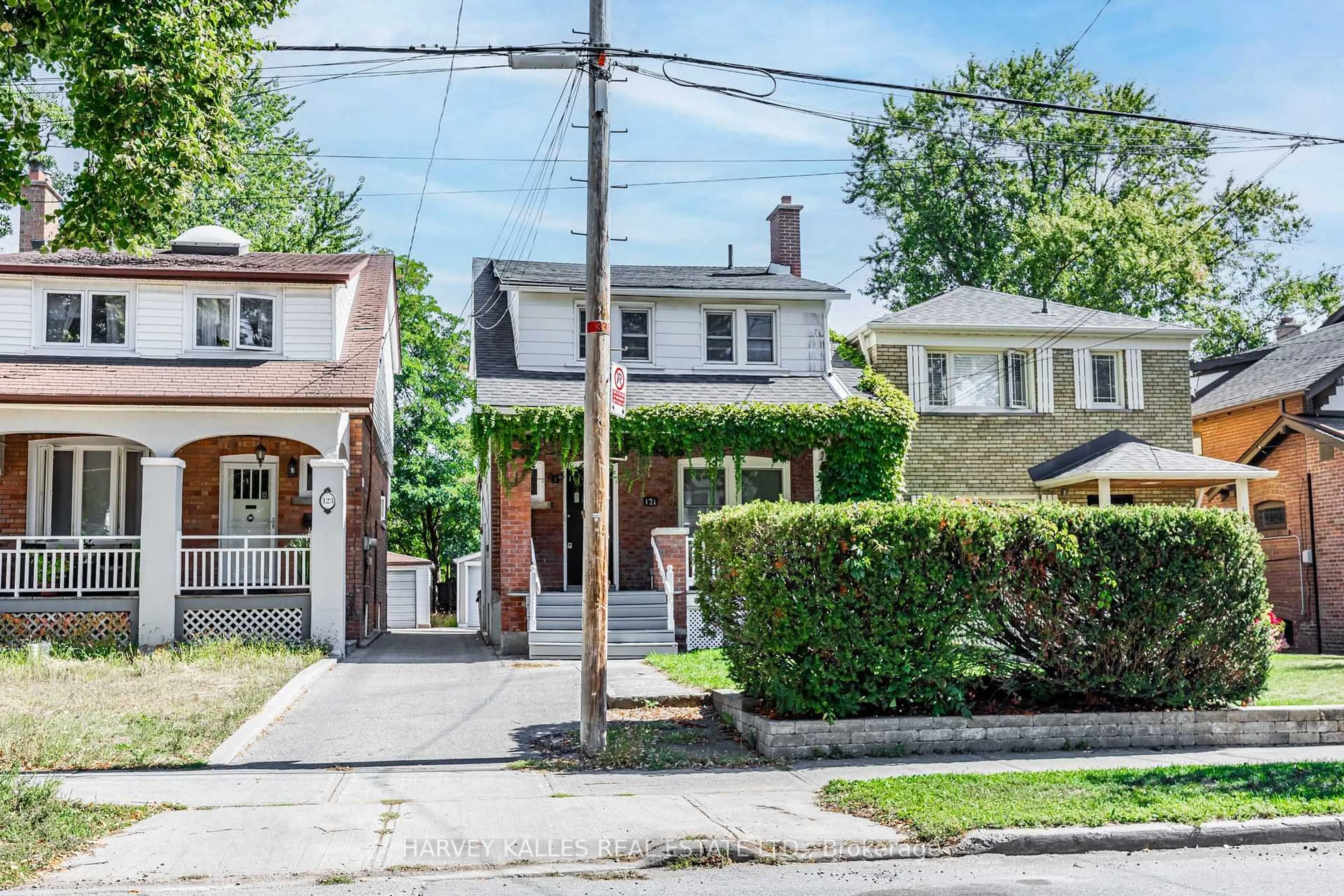 Home with brick exterior material, street for 121 Blantyre Ave, Toronto Ontario M1N 2R6