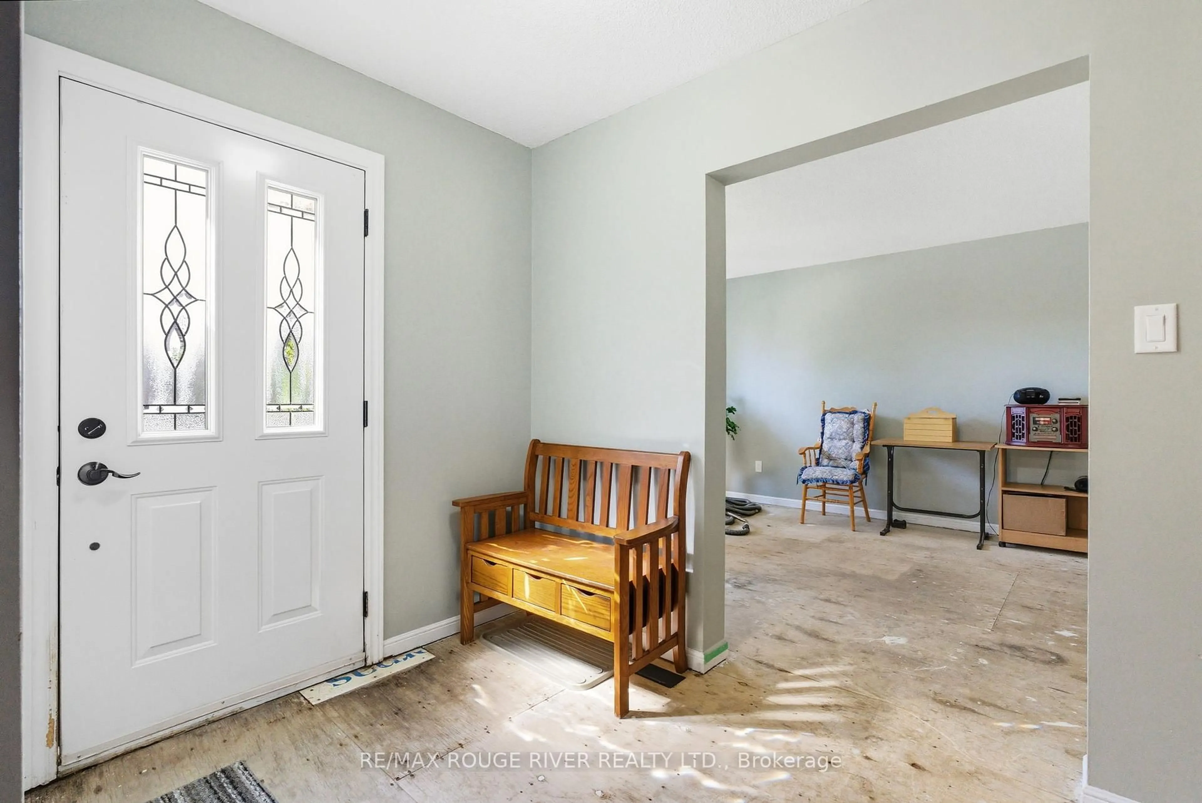 Indoor entryway for 21 Hialeah Cres, Whitby Ontario L1N 6P9