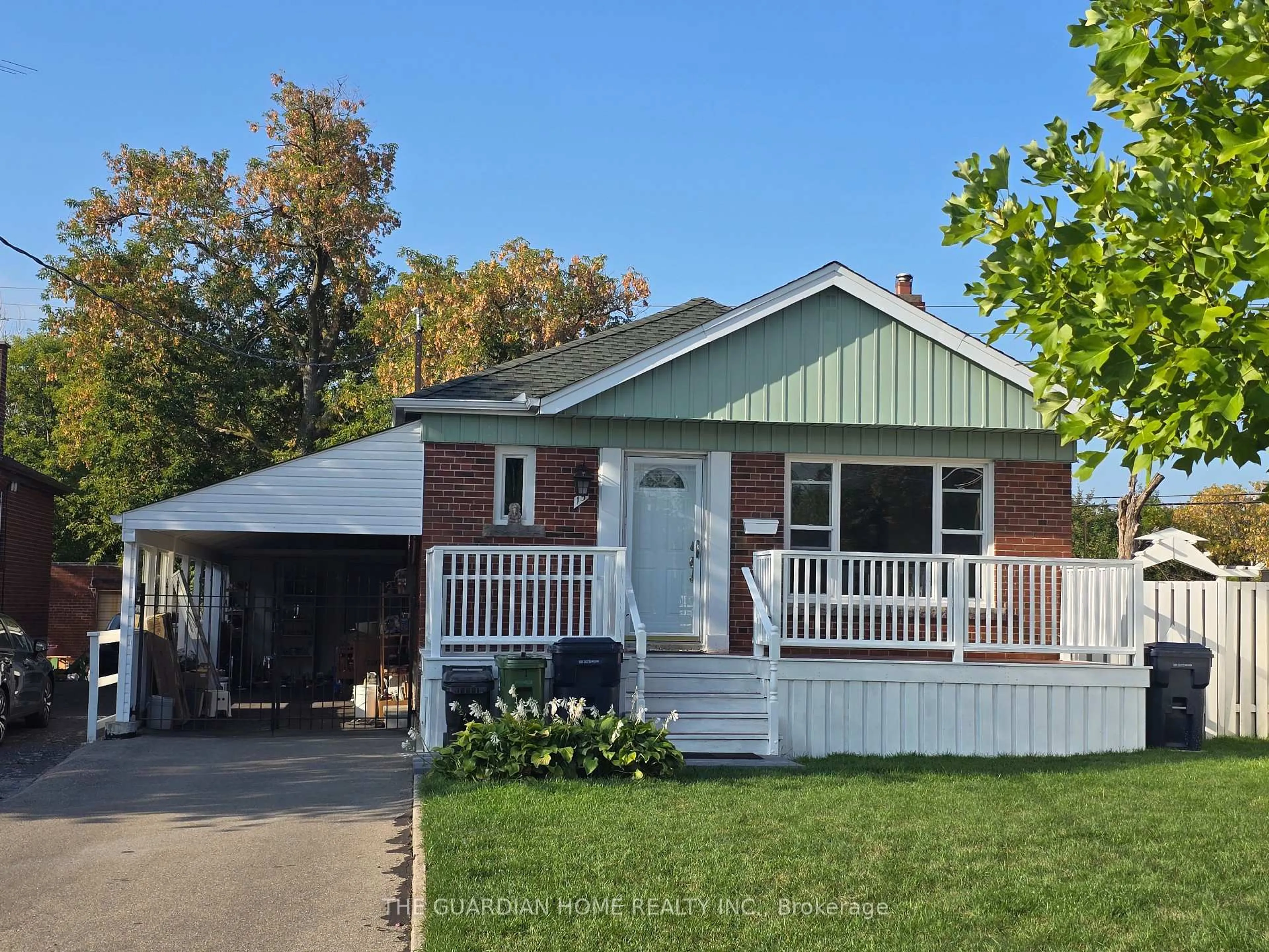 Home with vinyl exterior material, street for 15 Princemere Cres, Toronto Ontario M1R 3W8