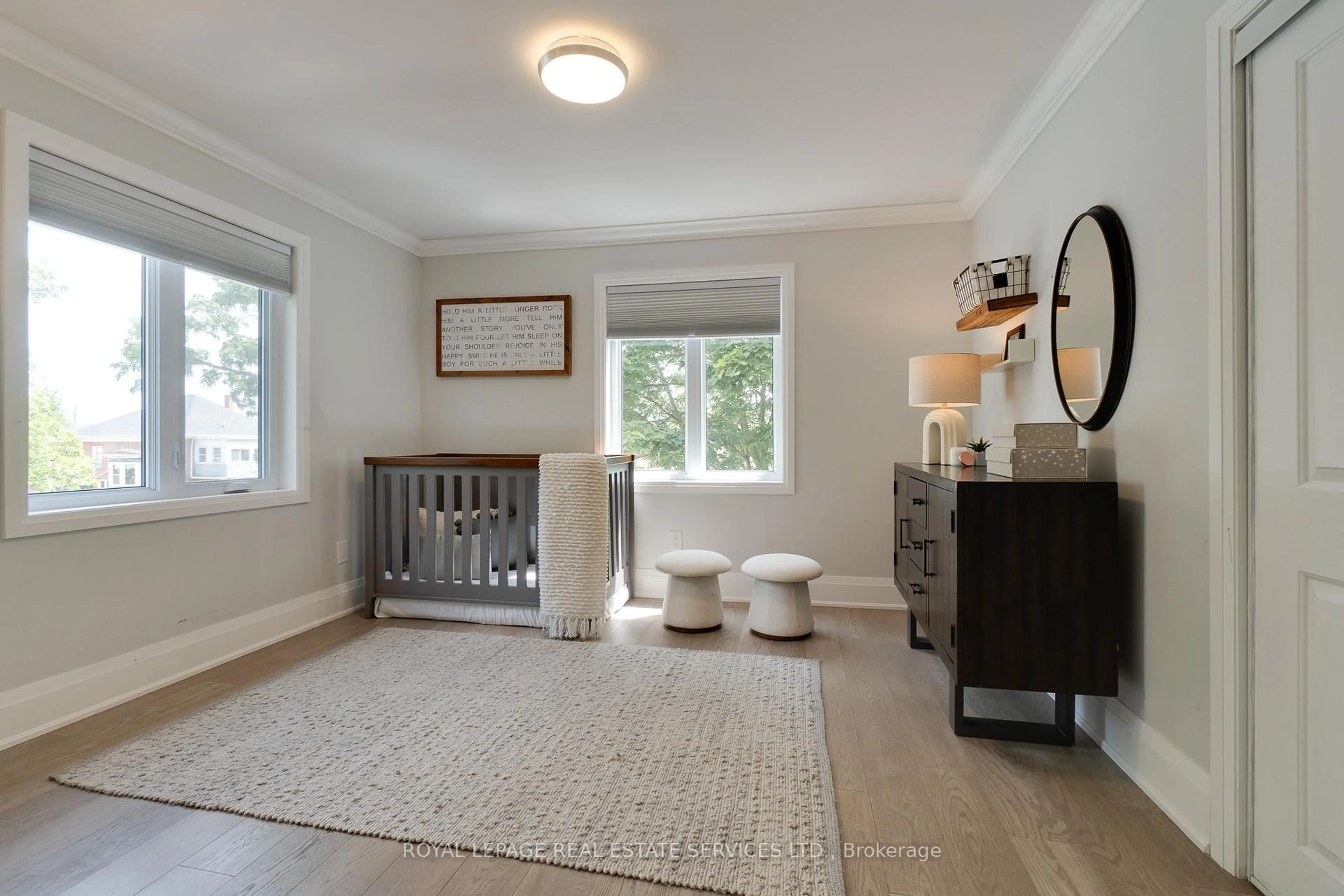 Indoor entryway for 201 Centre St, Whitby Ontario L1N 4S9