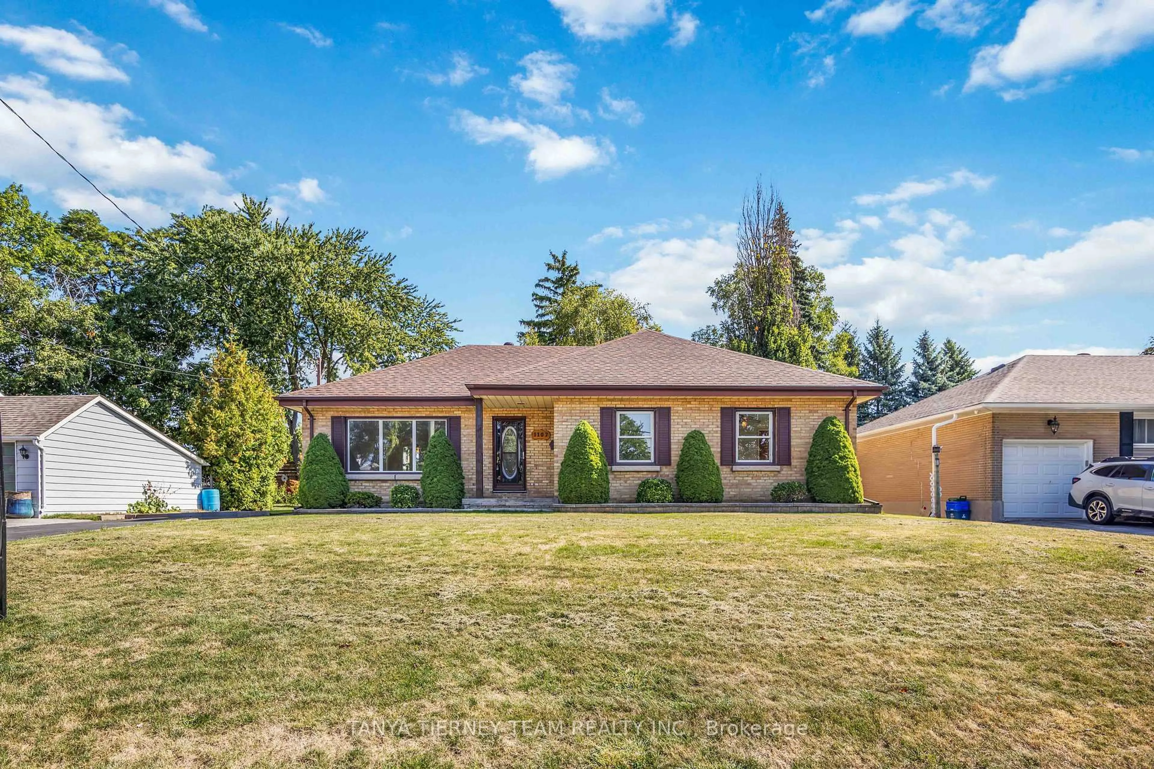 Home with brick exterior material, unknown for 1107 Byron St, Whitby Ontario L1N 4S4