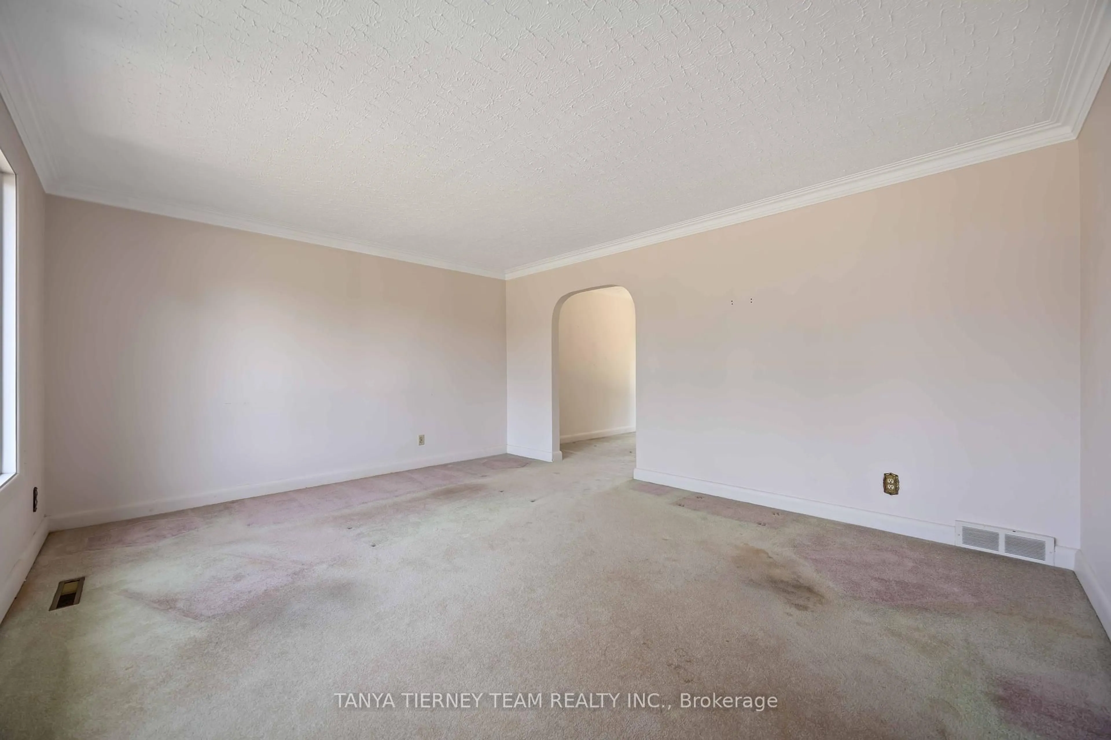 A pic of a room for 1107 Byron St, Whitby Ontario L1N 4S4