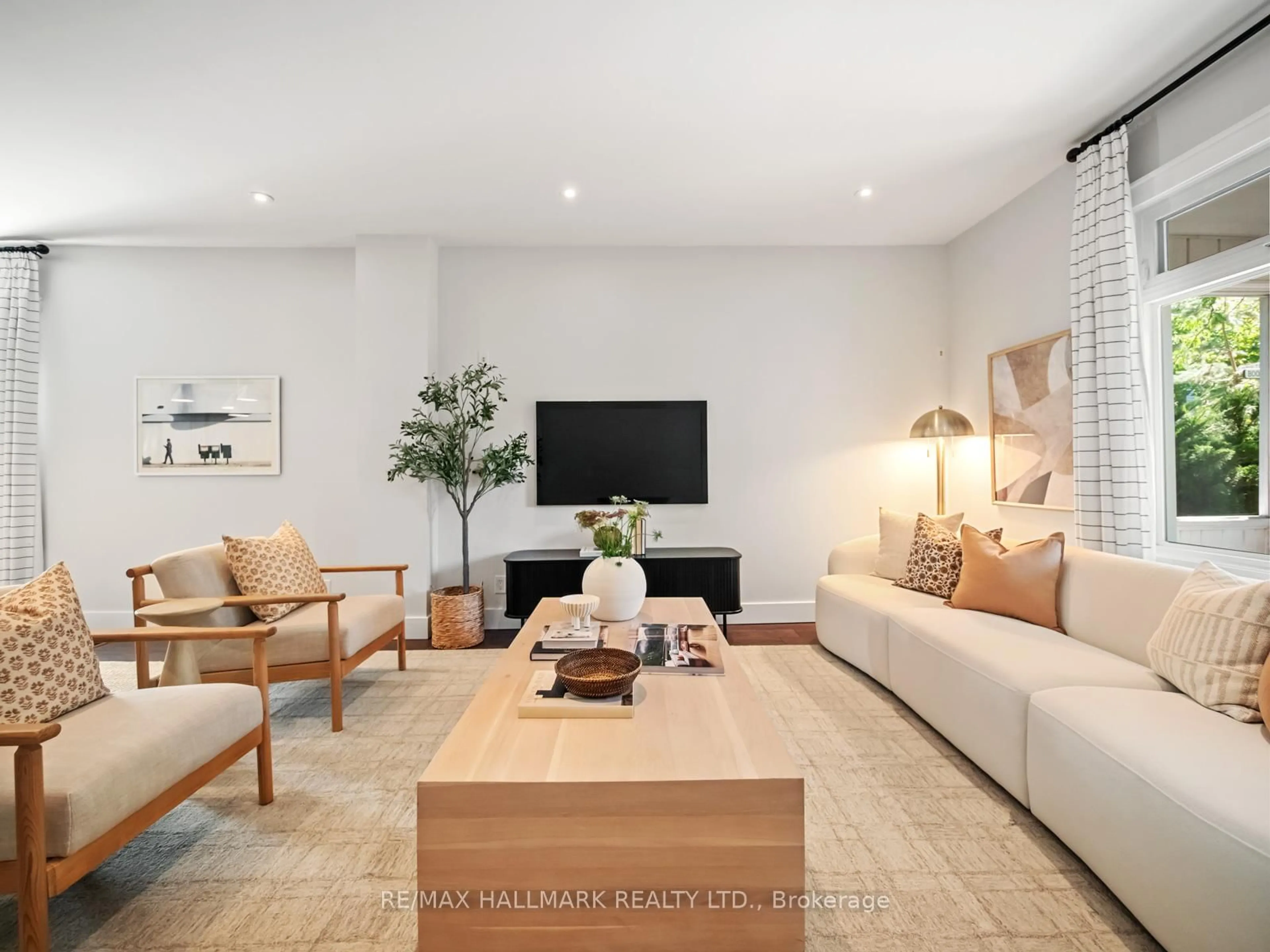 Living room with furniture, unknown for 76 Boultbee Ave, Toronto Ontario M4J 1B1