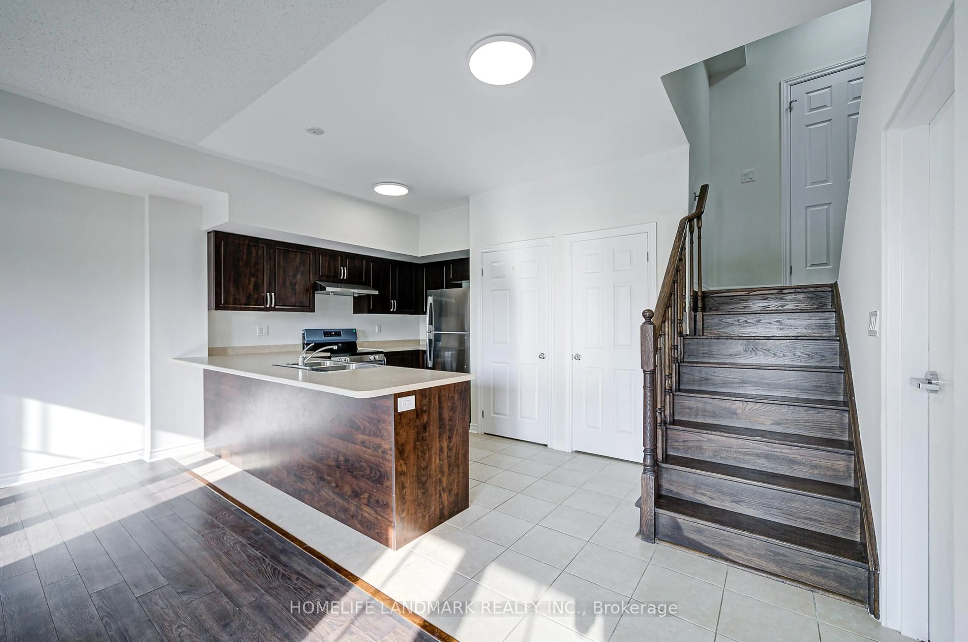 Open concept kitchen, unknown for 9 Eaton Park Lane #8, Toronto Ontario M1W 0A5