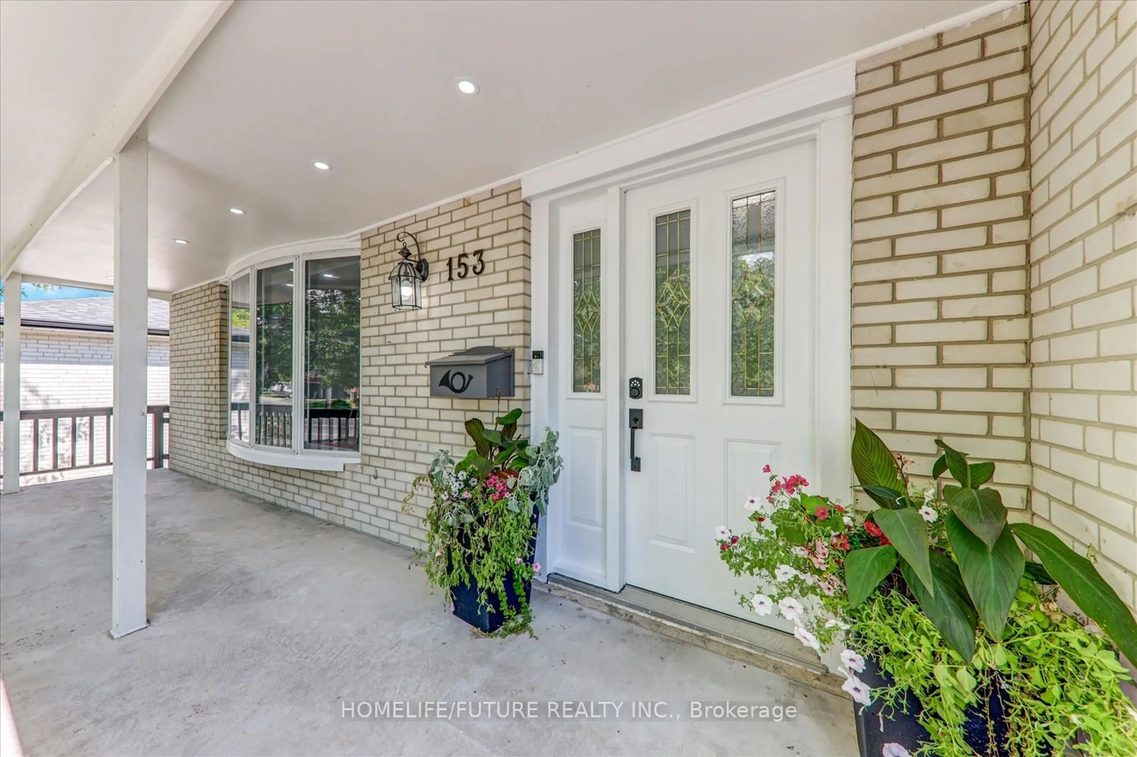 Indoor entryway for 153 Centennial Rd, Toronto Ontario M1C 1Z8