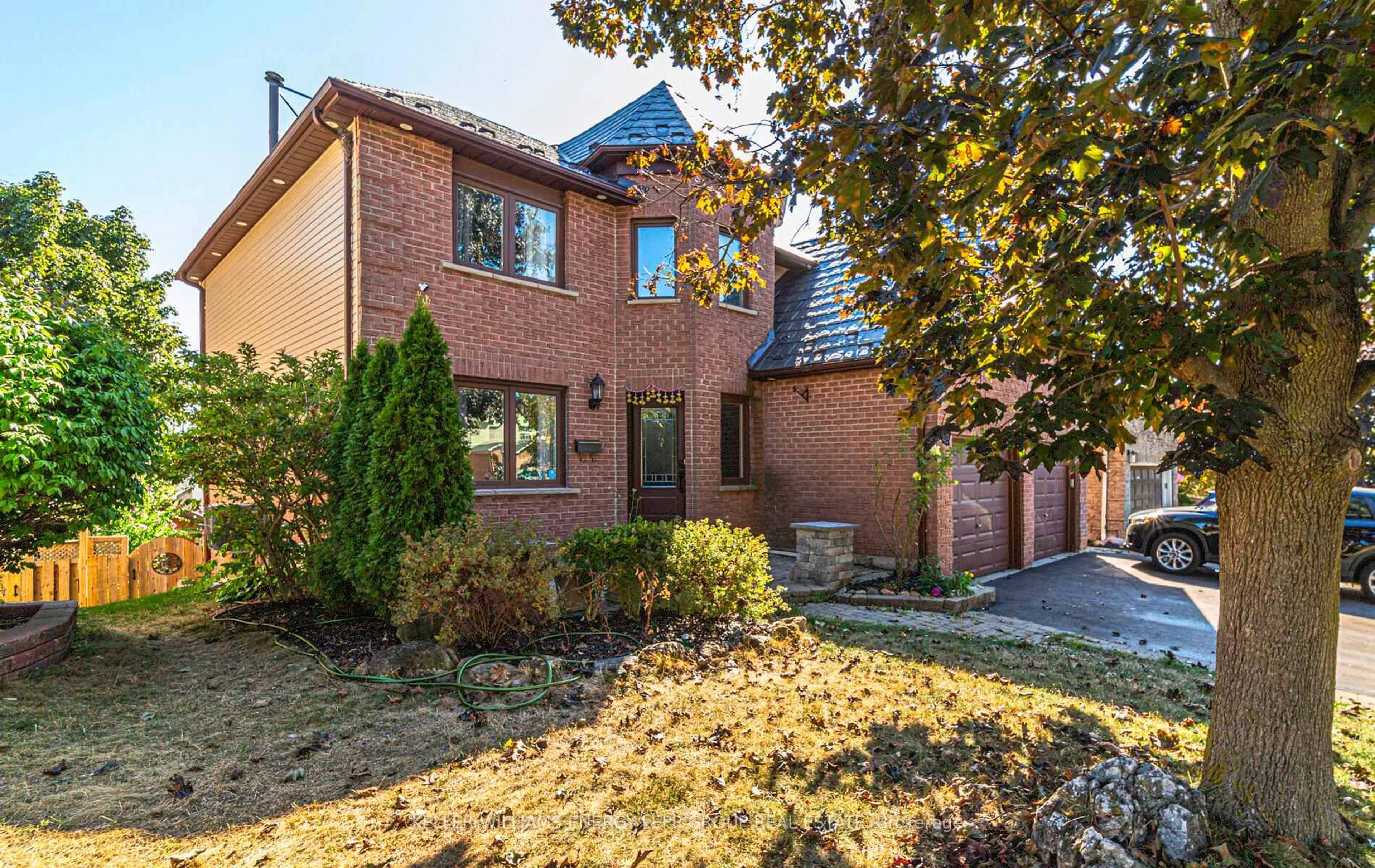 Home with brick exterior material, street for 75 Sawdon Dr, Whitby Ontario L1N 8A8