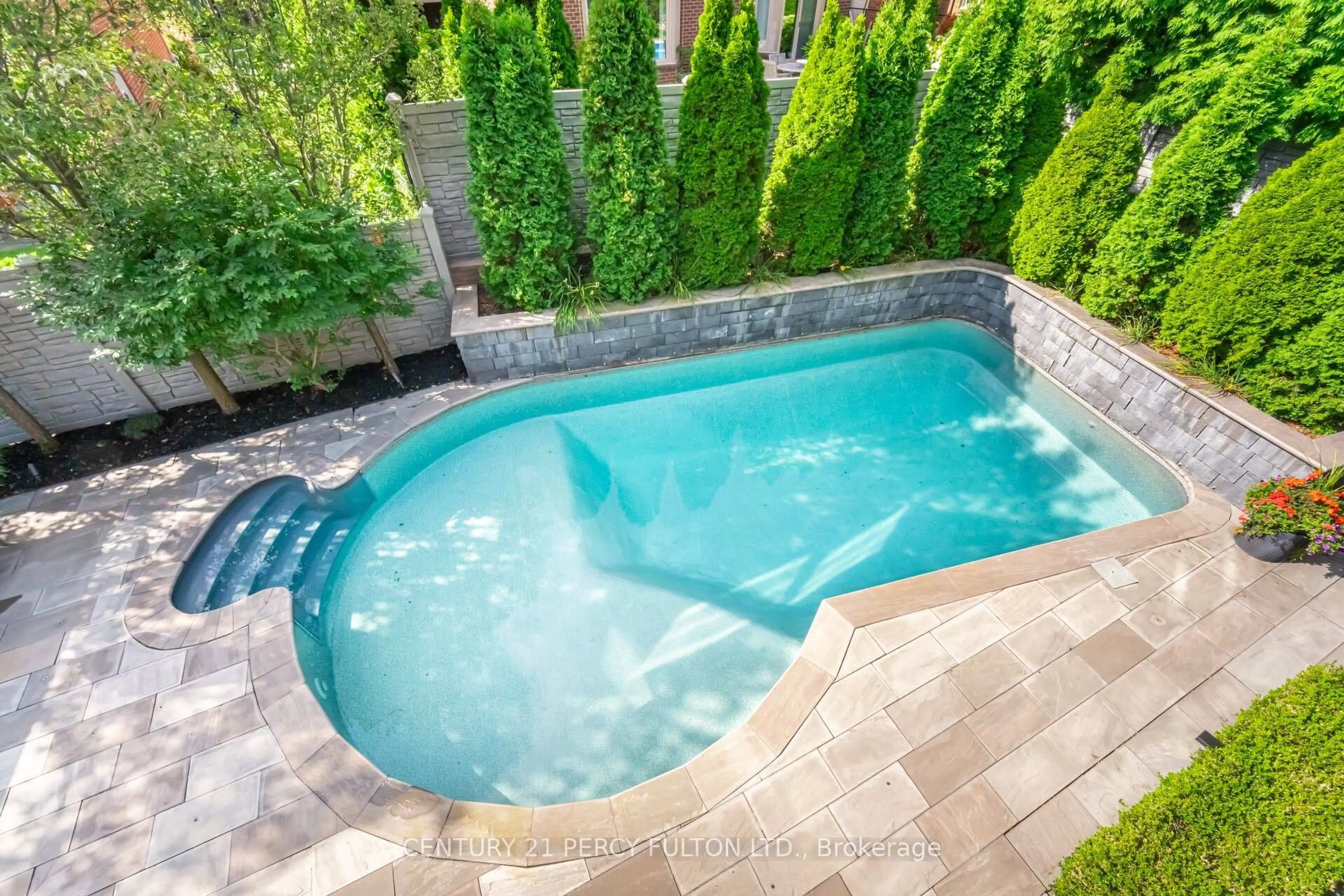 Pool for 939 Duncannon Dr, Pickering Ontario L1X 2P3