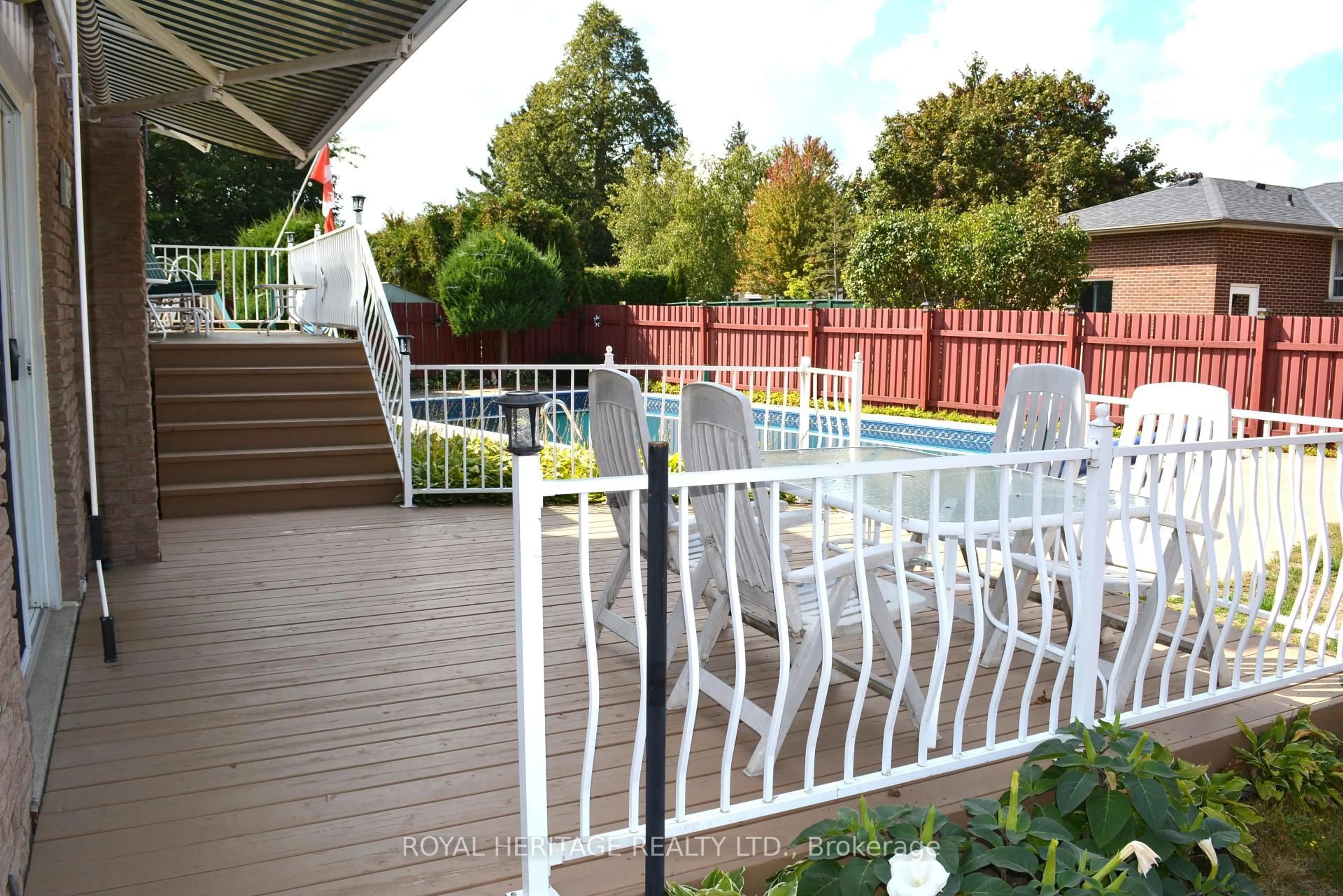 Patio, unknown for 62 Brant Crt, Oshawa Ontario L1G 4M9