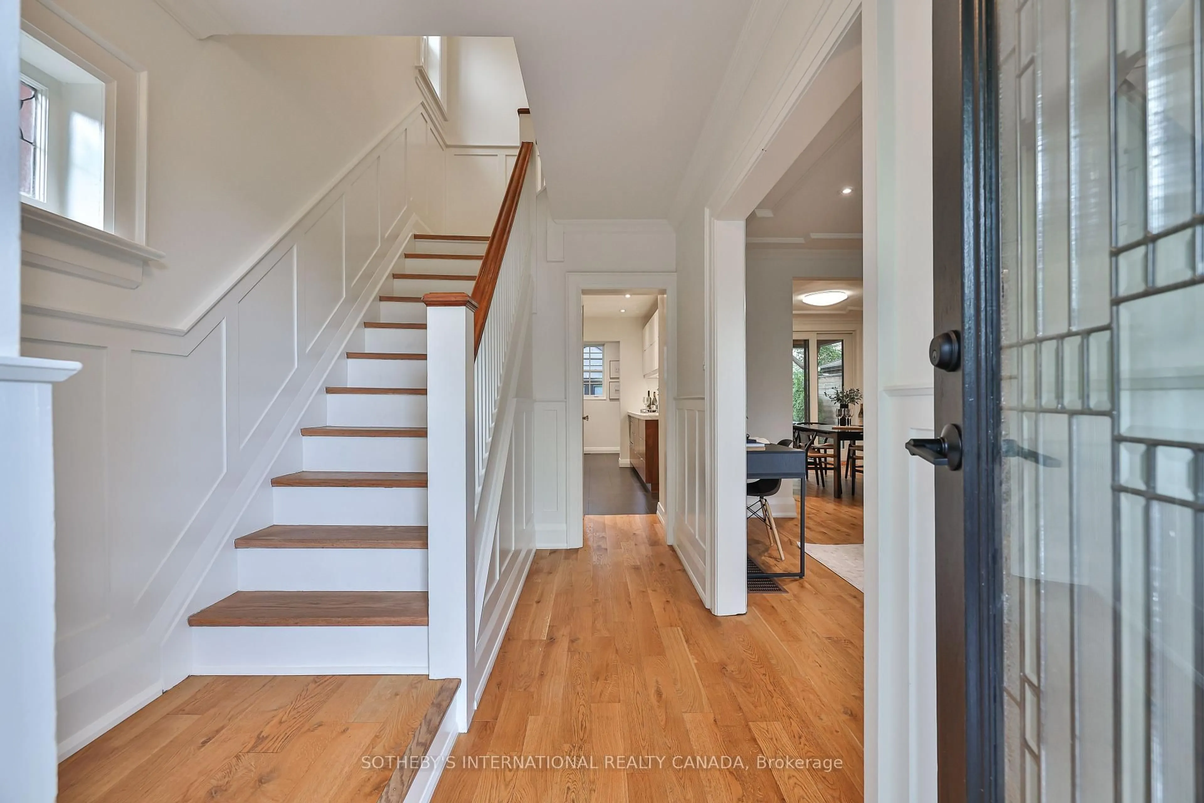 Indoor entryway for 44 Glen Stewart Ave, Toronto Ontario M4E 1P8