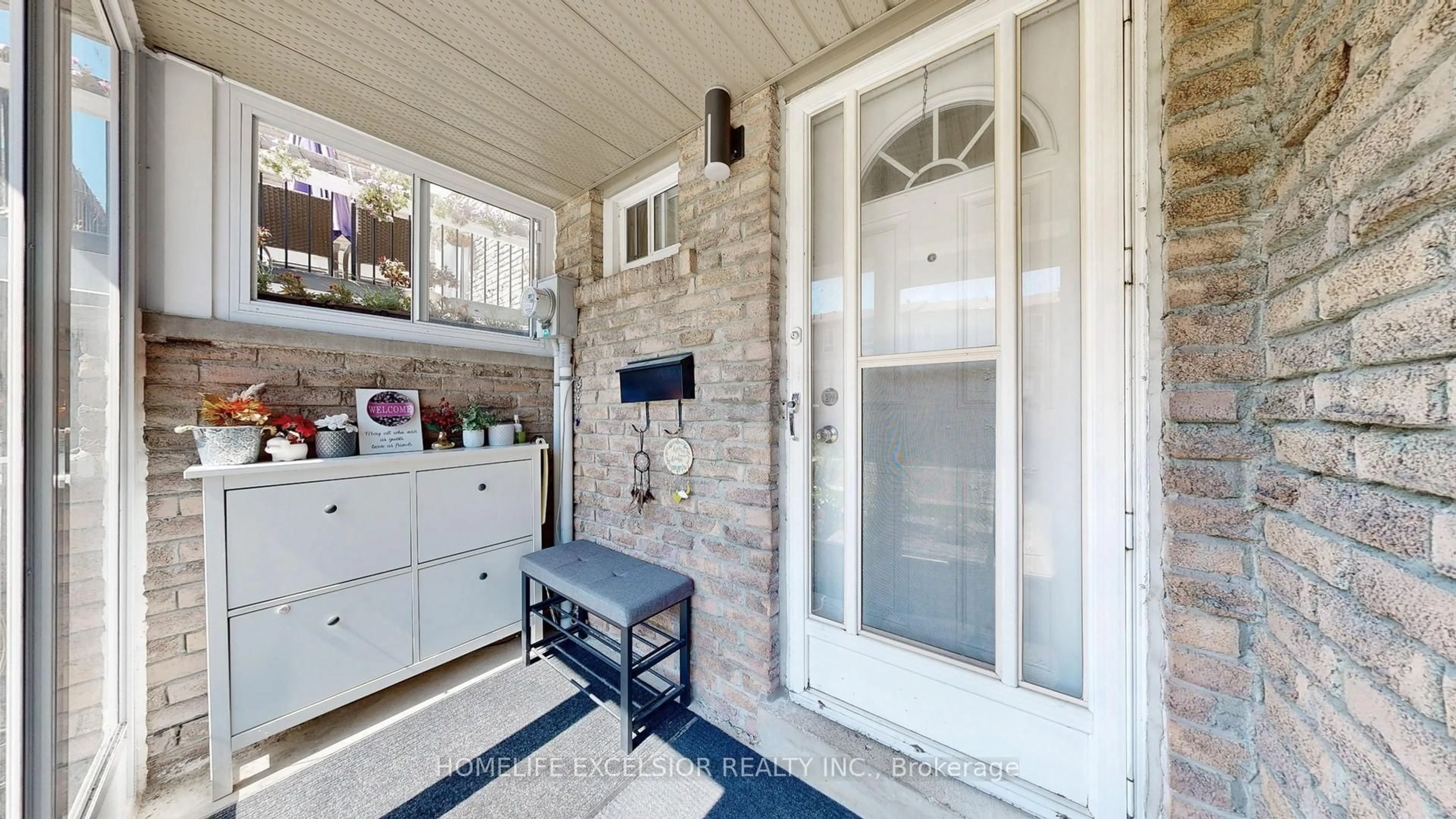 Indoor entryway for 201 Alexmuir Blvd ##73, Toronto Ontario M1V 1S5