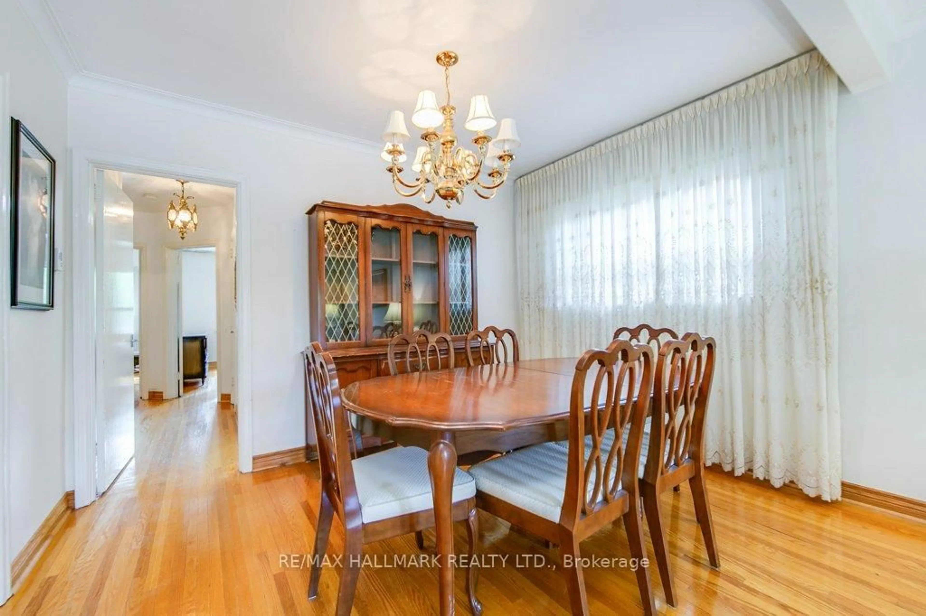 Dining room, wood/laminate floor for 113 Shropshire Dr, Toronto Ontario M1P 1Z3