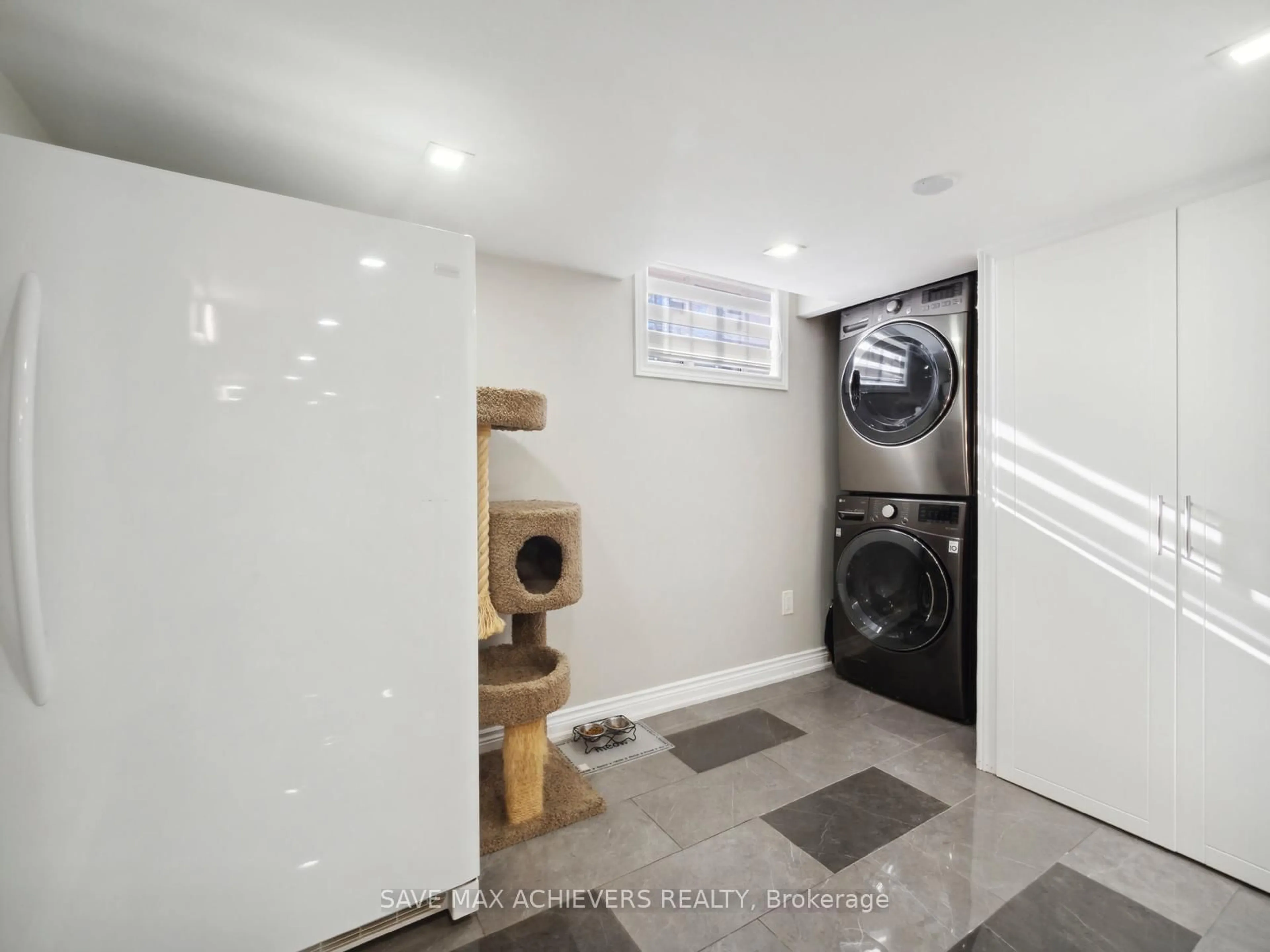 Laundry room for 12 Kollar Dr, Toronto Ontario M1G 1E2