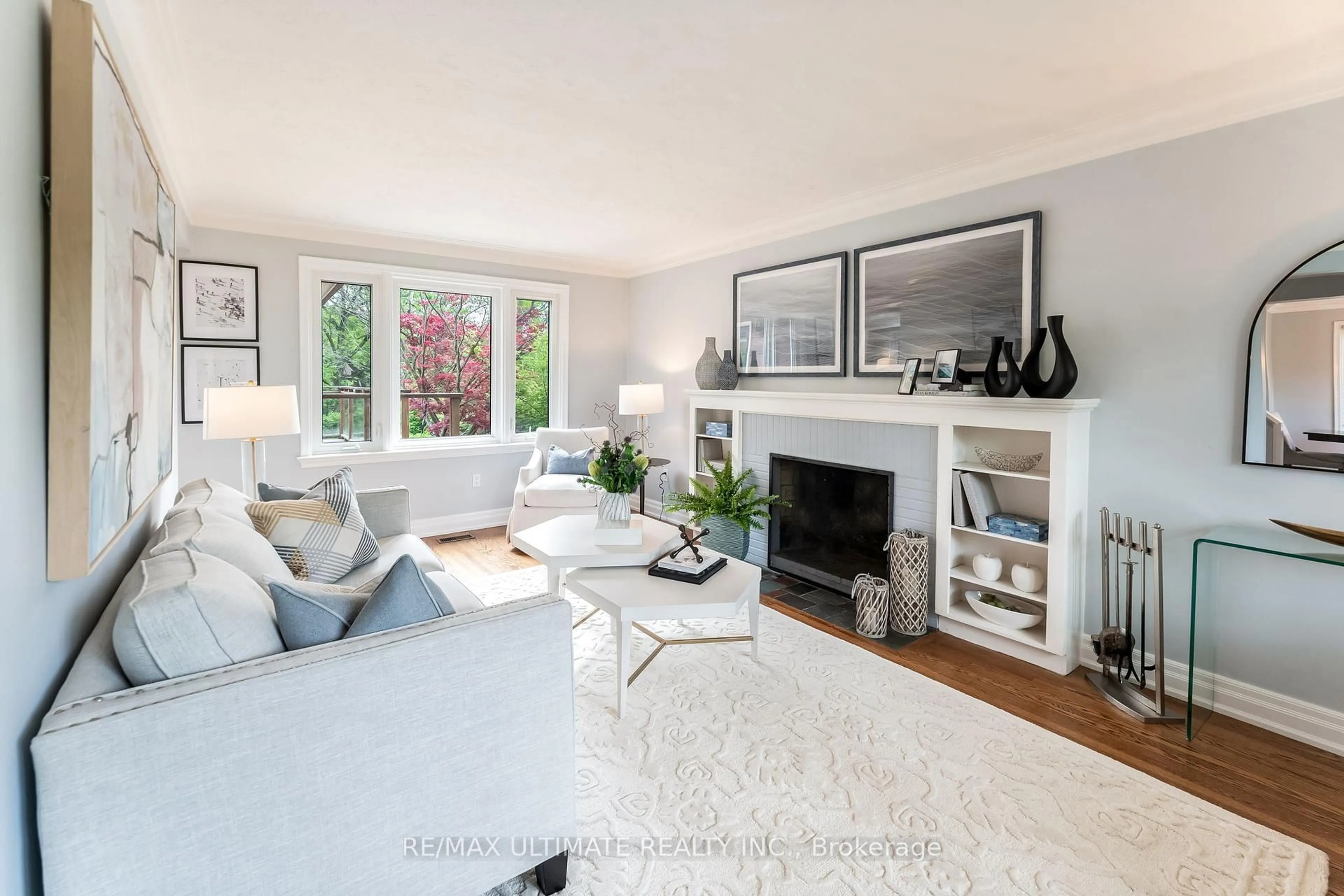 Living room with furniture, unknown for 69 Midland Ave, Toronto Ontario M1N 3Z8